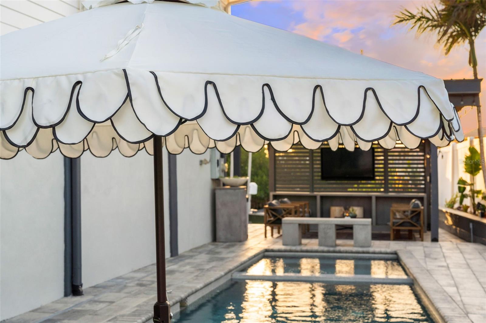 Listing photo id 74 for 439 Causeway Boulevard