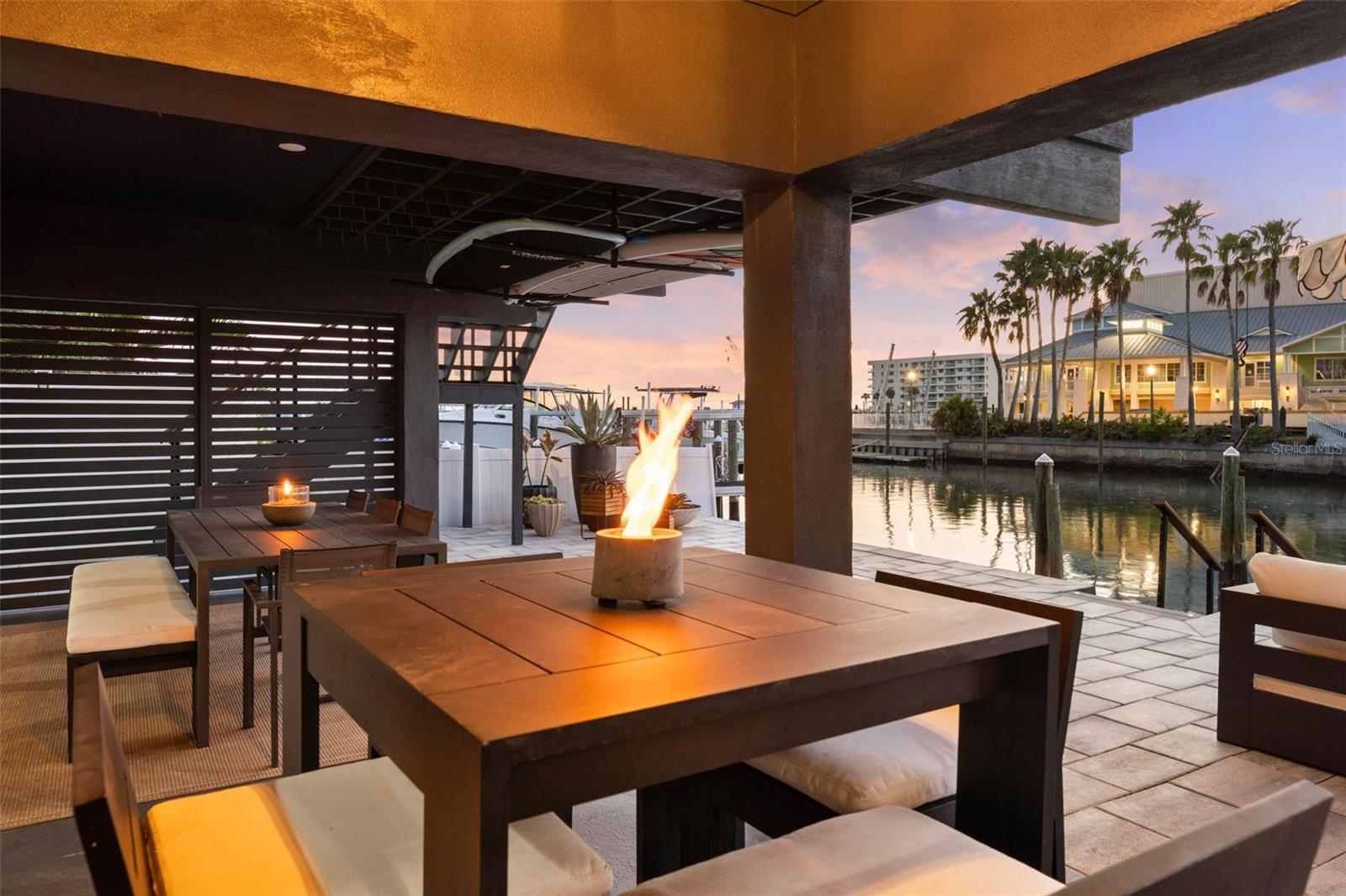 Listing photo id 80 for 439 Causeway Boulevard