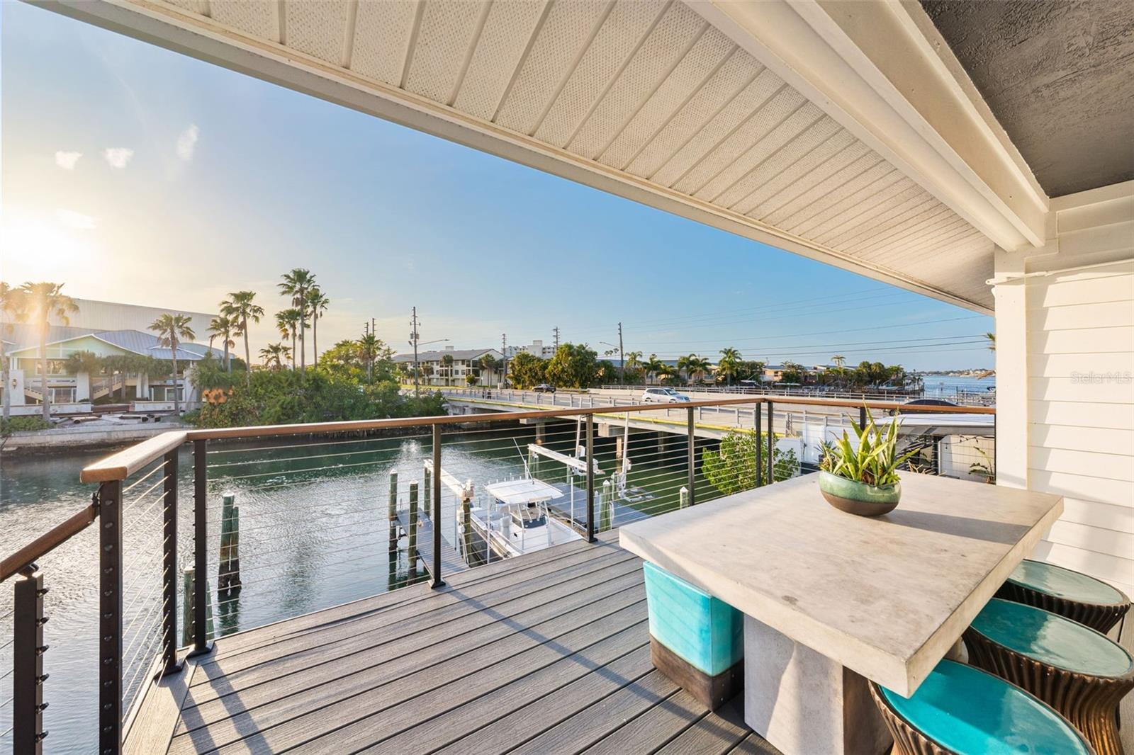 Listing photo id 81 for 439 Causeway Boulevard