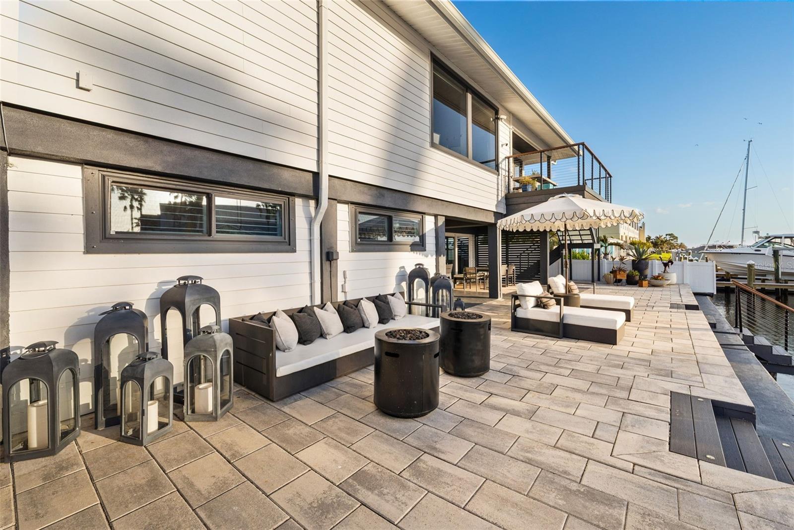 Listing photo id 82 for 439 Causeway Boulevard