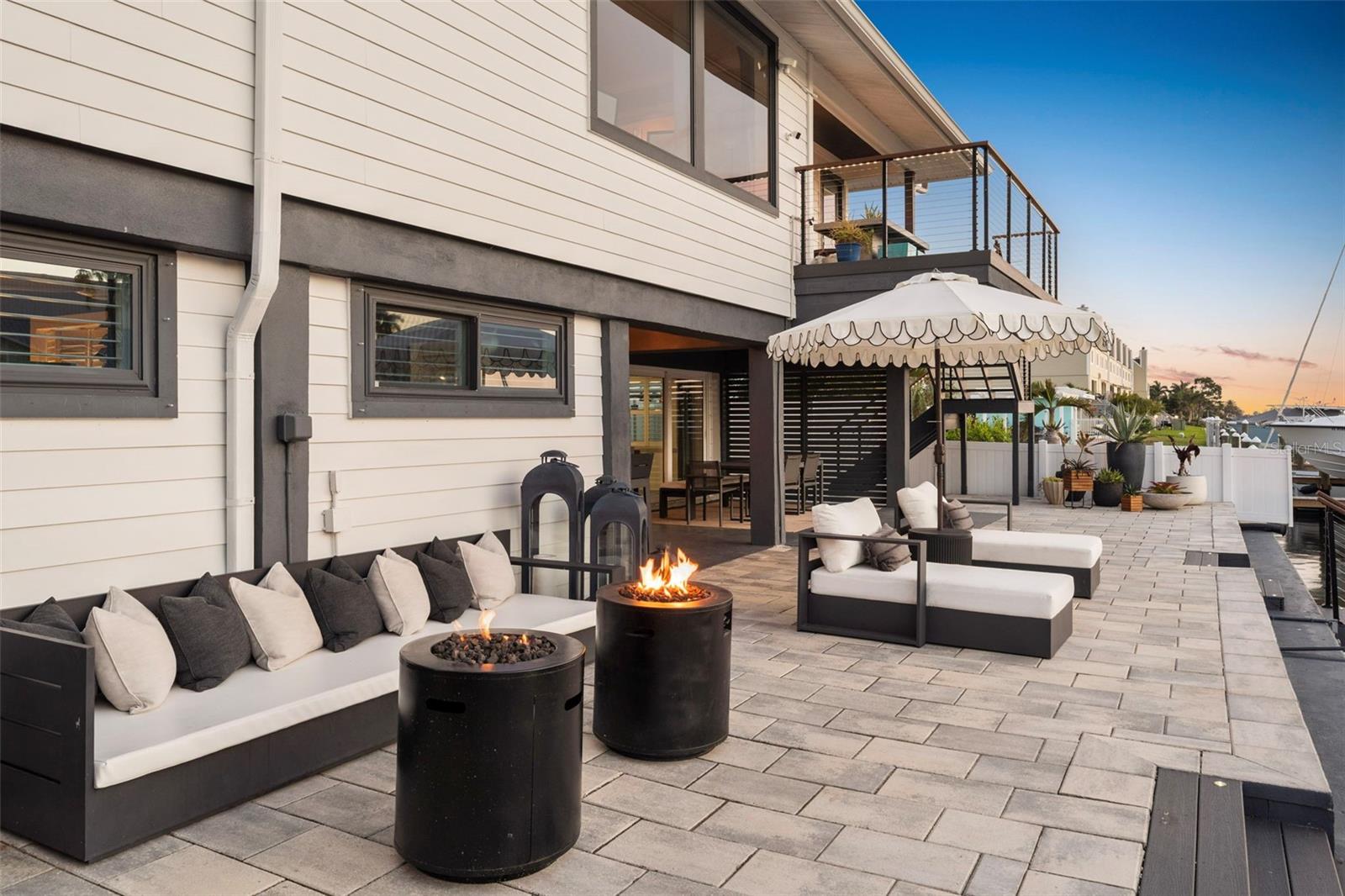 Listing photo id 92 for 439 Causeway Boulevard