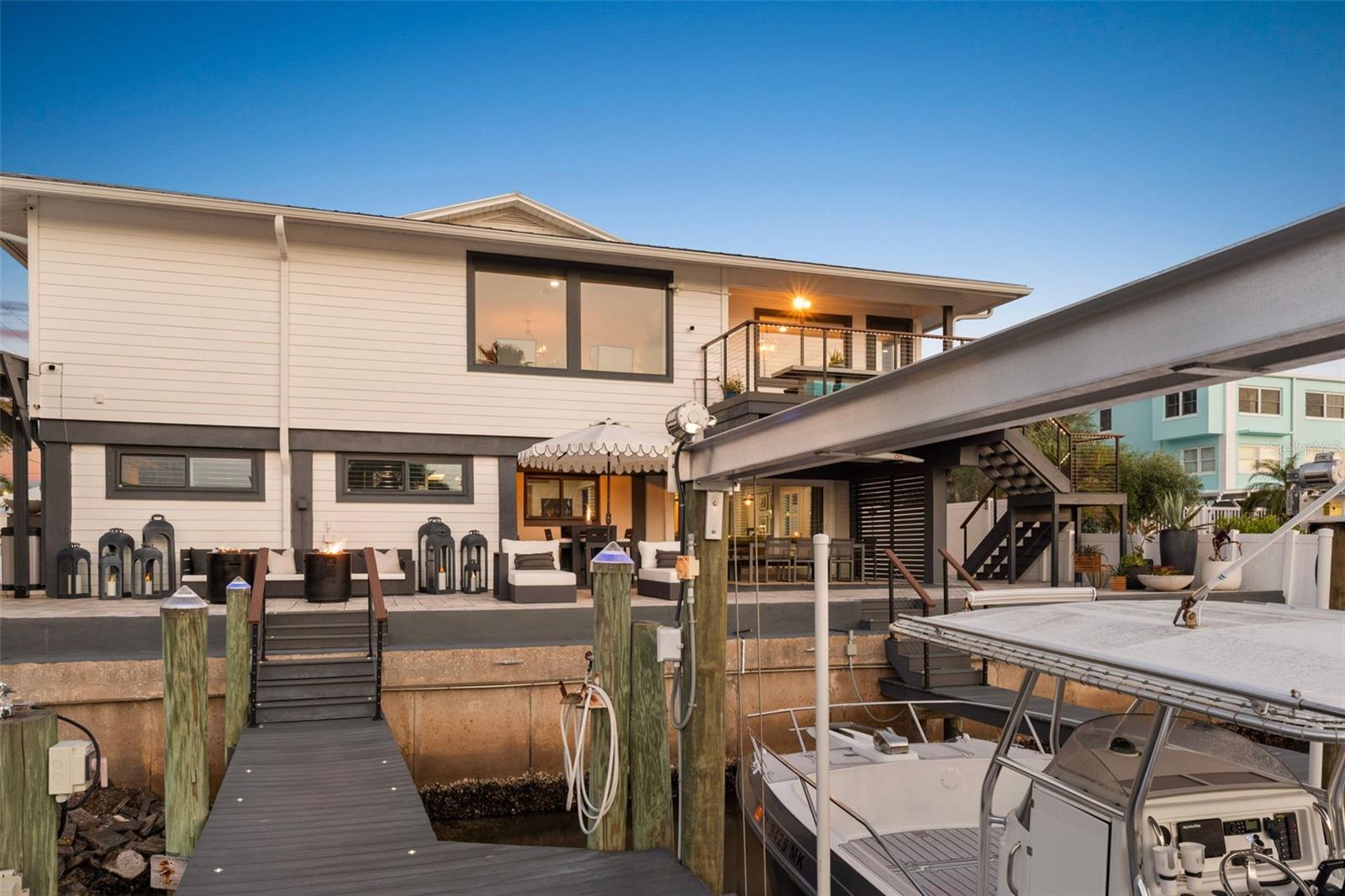 Listing photo id 94 for 439 Causeway Boulevard