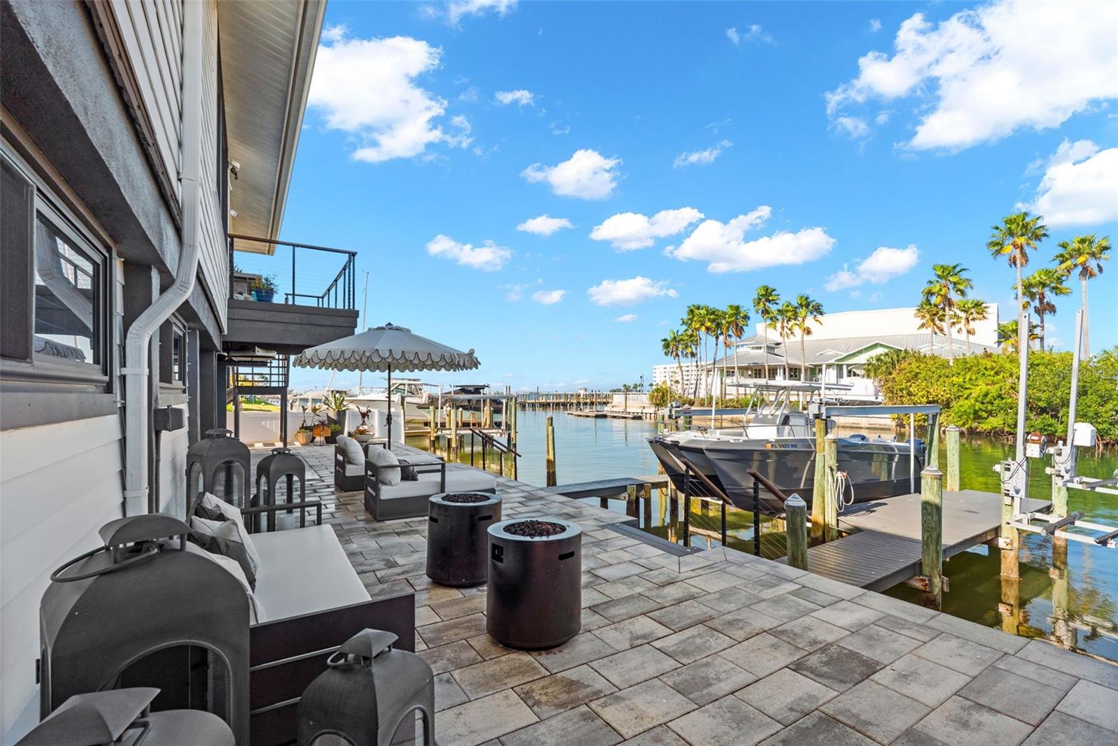 Listing photo id 97 for 439 Causeway Boulevard