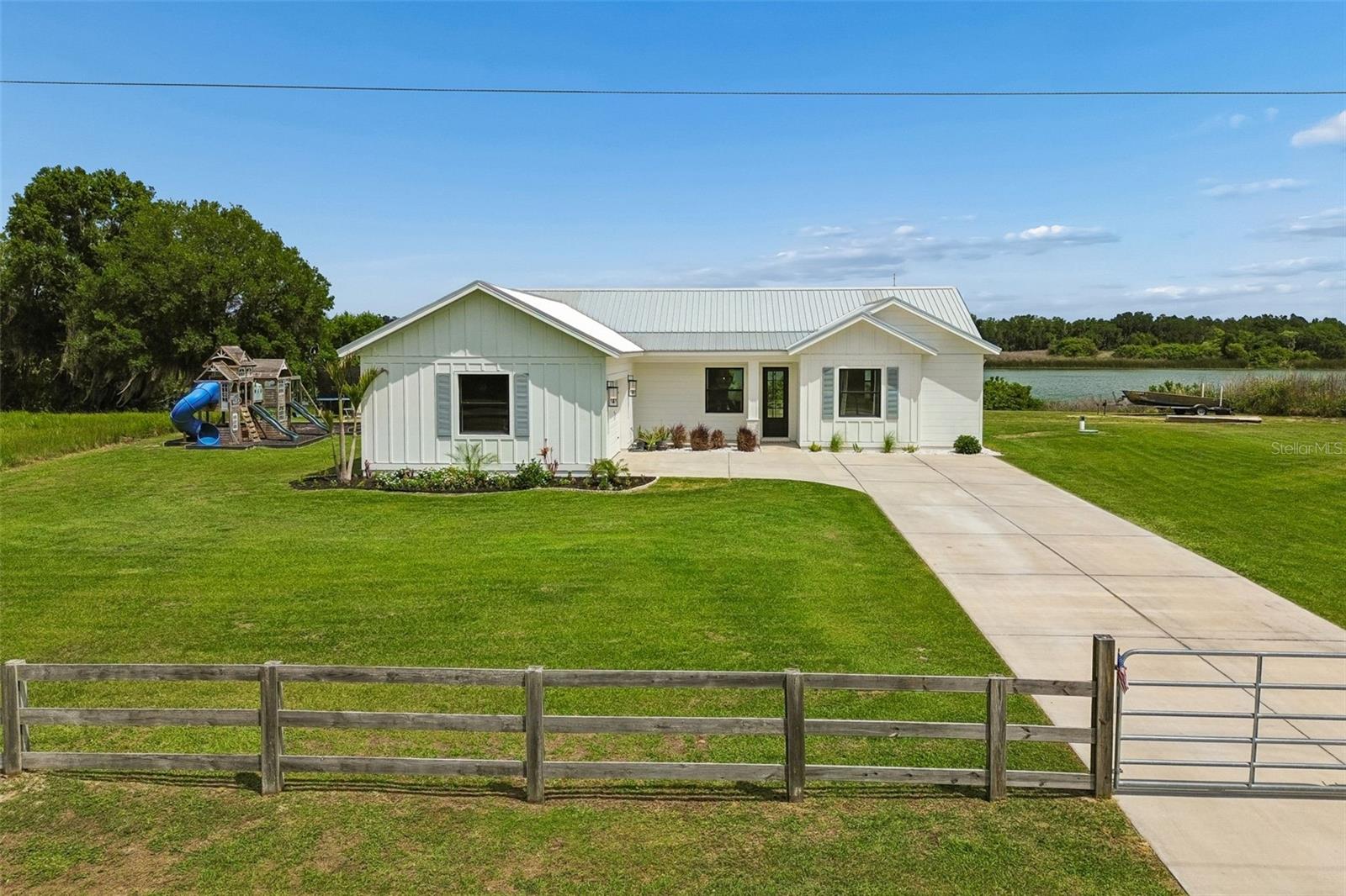 Image 2 of 39 For 1980 Old Brewster Road