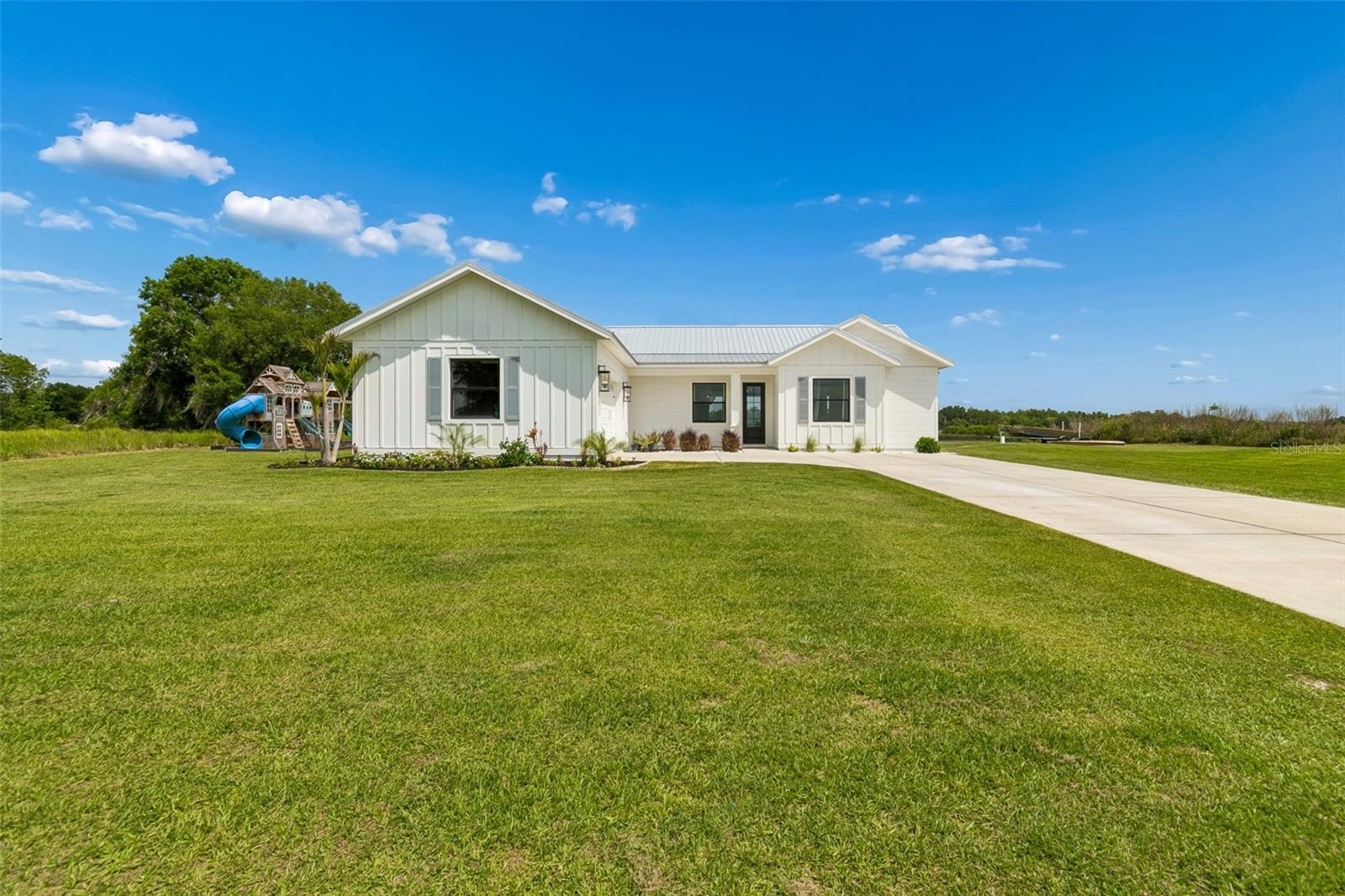 Image 3 of 39 For 1980 Old Brewster Road