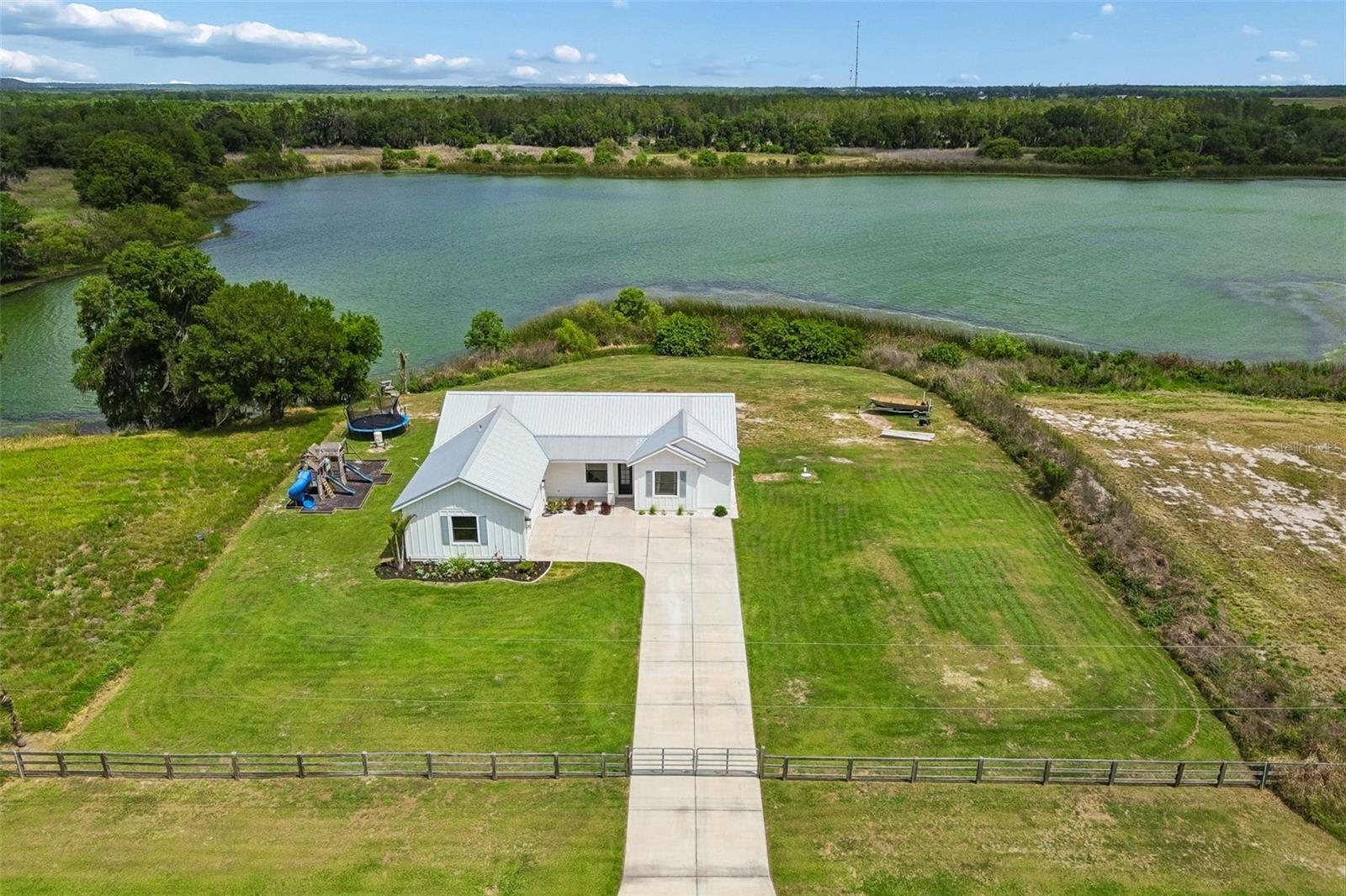 Image 5 of 39 For 1980 Old Brewster Road