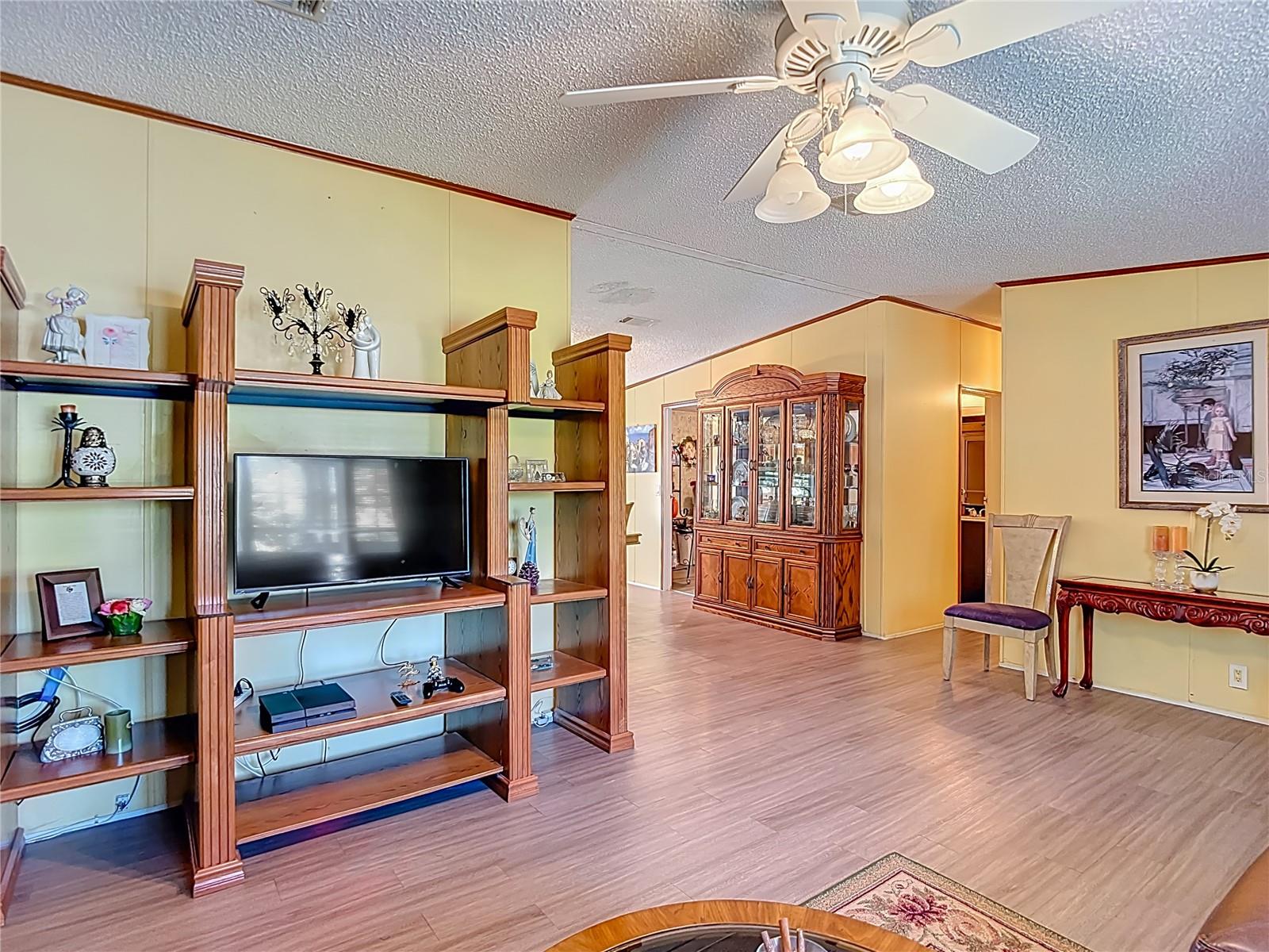 Image 12 of 67 For 7207 50th Avenue S