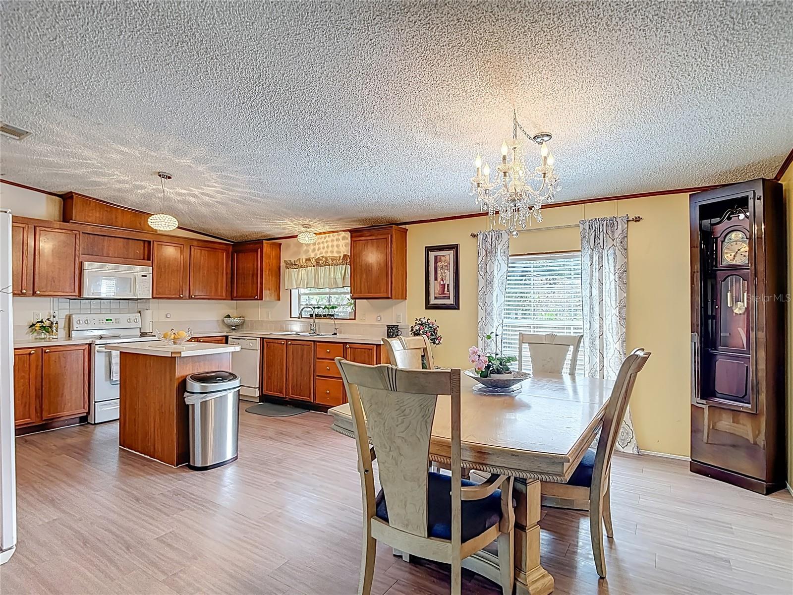 Image 13 of 67 For 7207 50th Avenue S