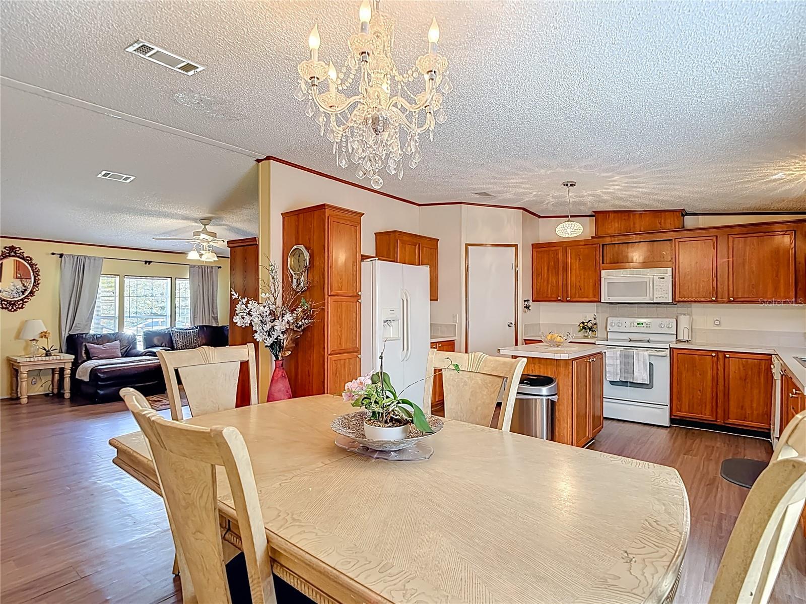 Image 14 of 67 For 7207 50th Avenue S