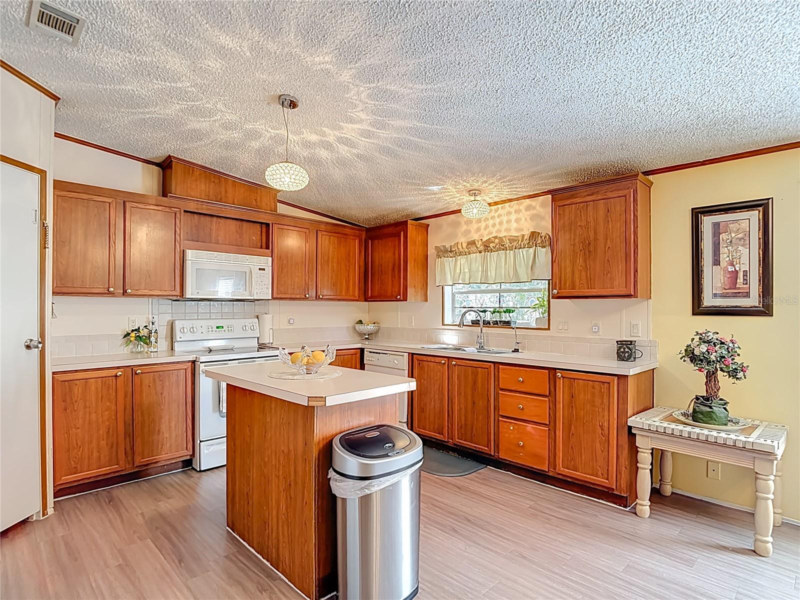 Image 17 of 67 For 7207 50th Avenue S