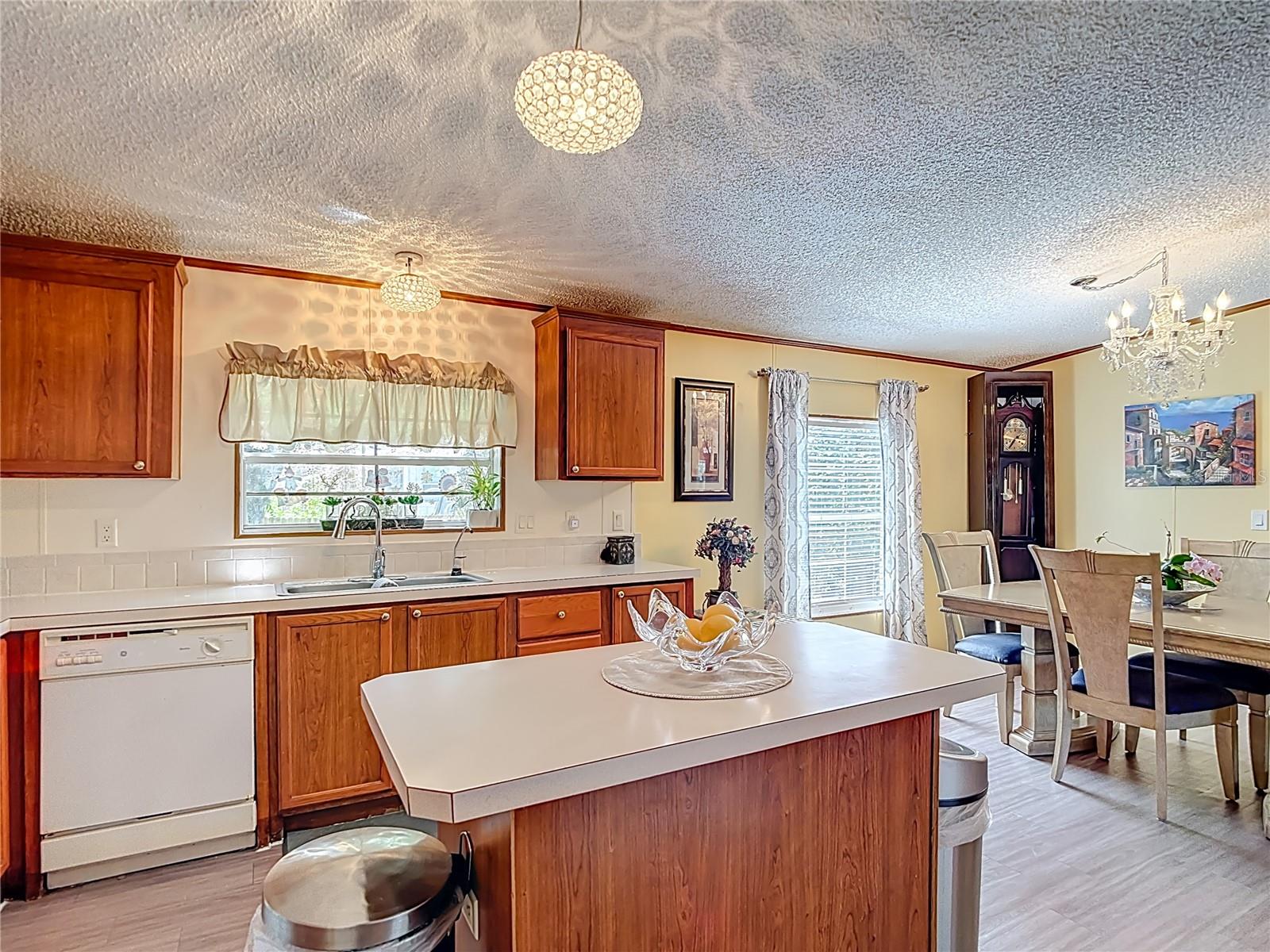 Image 27 of 67 For 7207 50th Avenue S