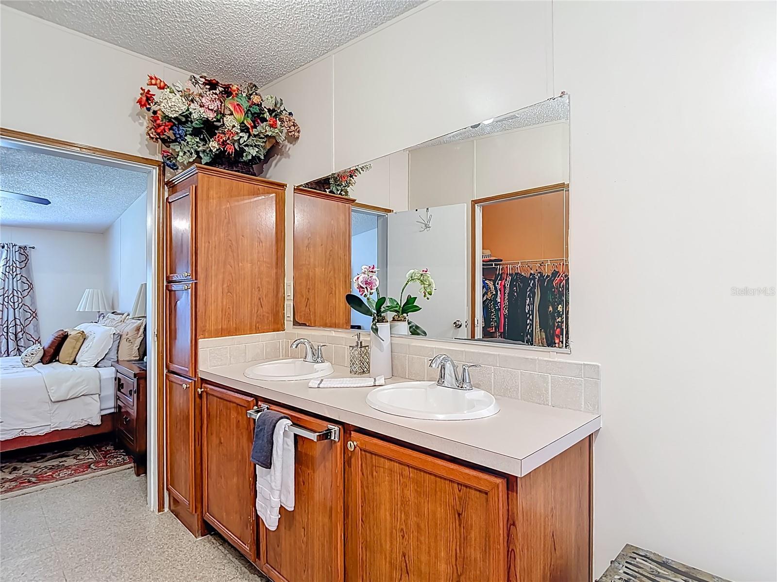 Image 37 of 67 For 7207 50th Avenue S