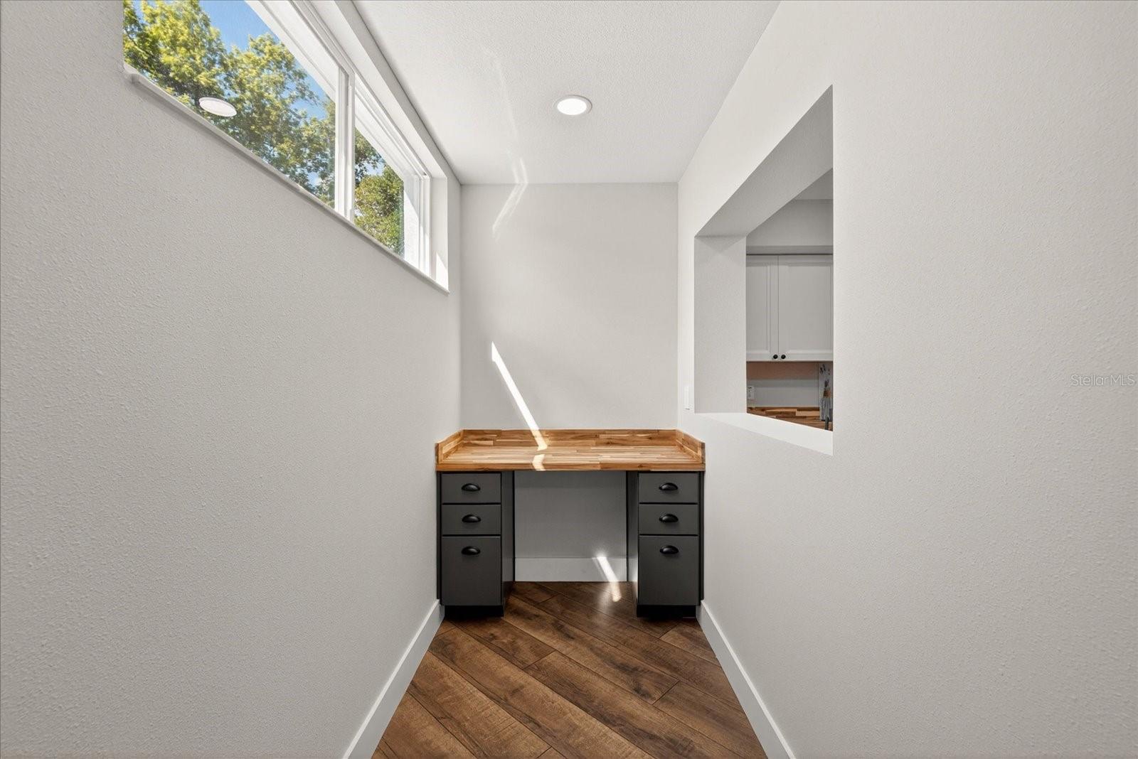 Image 13 of 57 For 11583 Riverhaven Drive