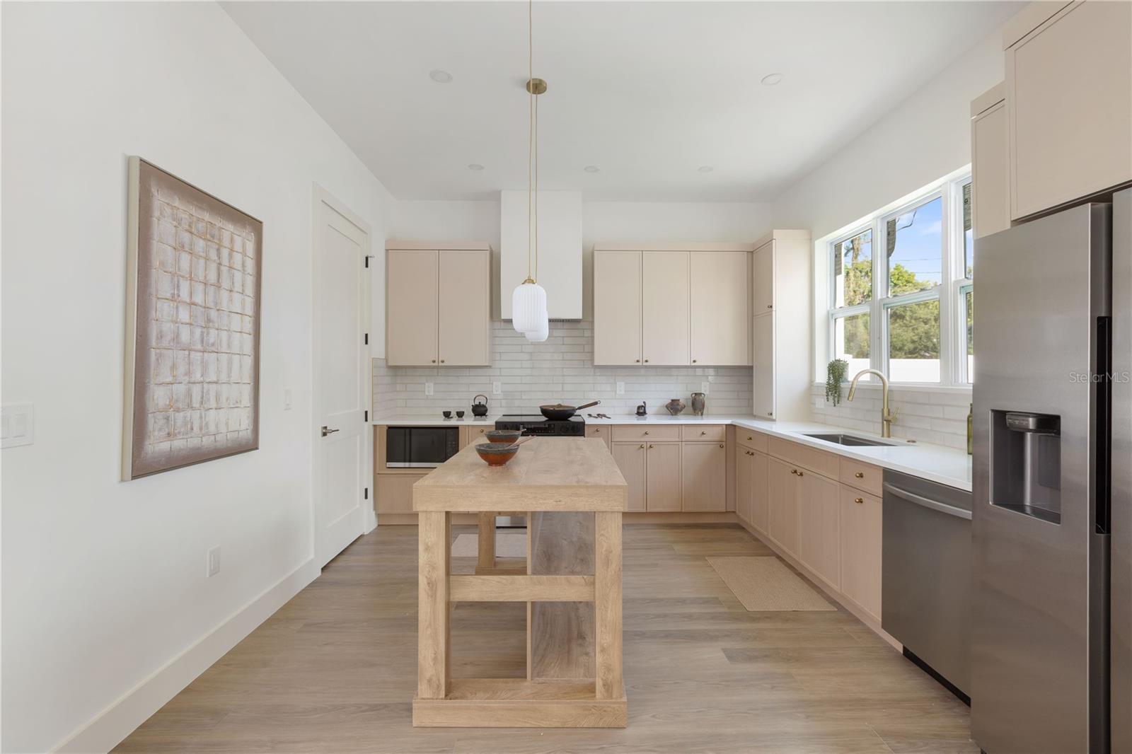 Image 13 of 37 For 1517 Escort Avenue