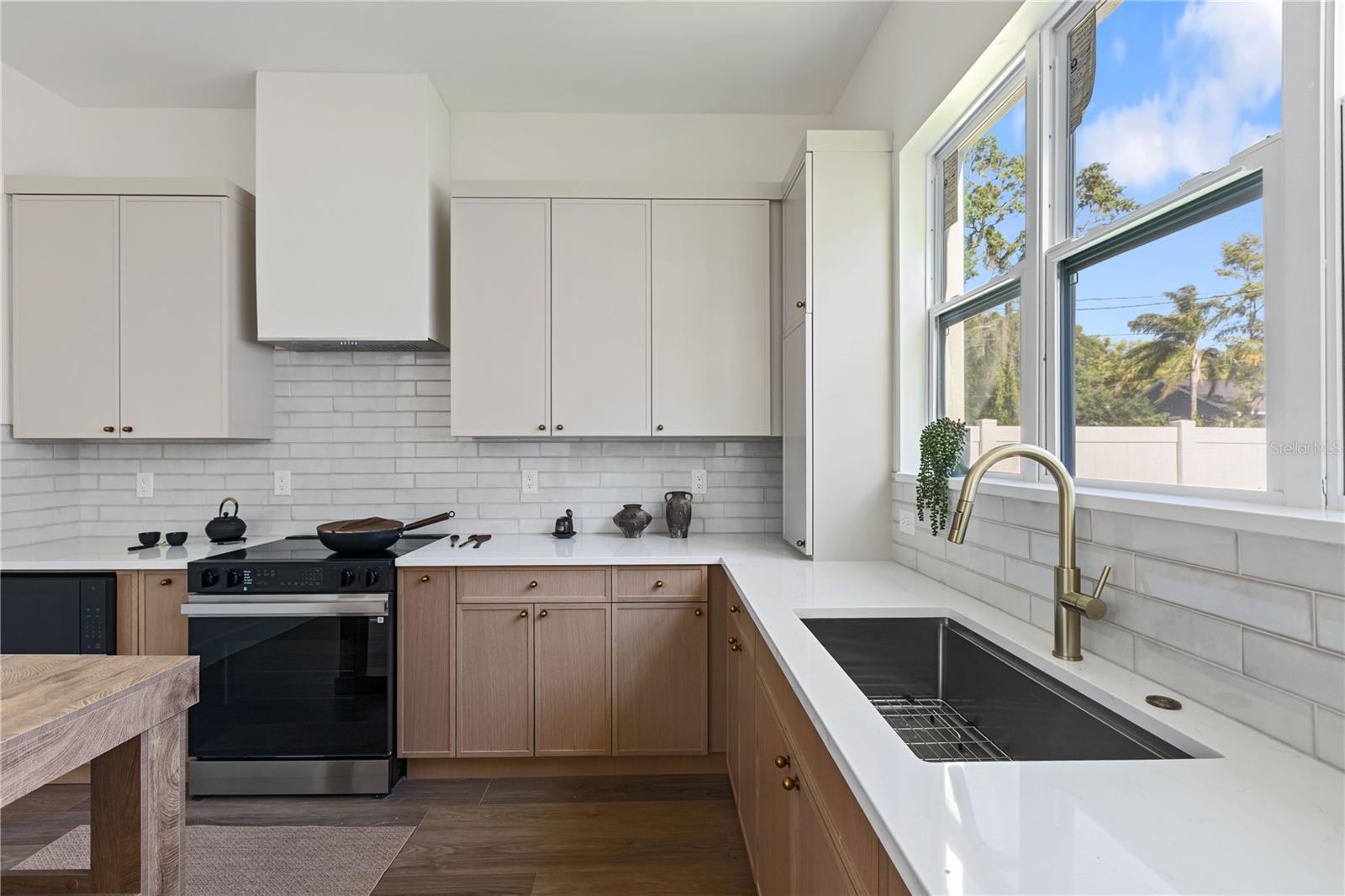 Image 15 of 37 For 1517 Escort Avenue