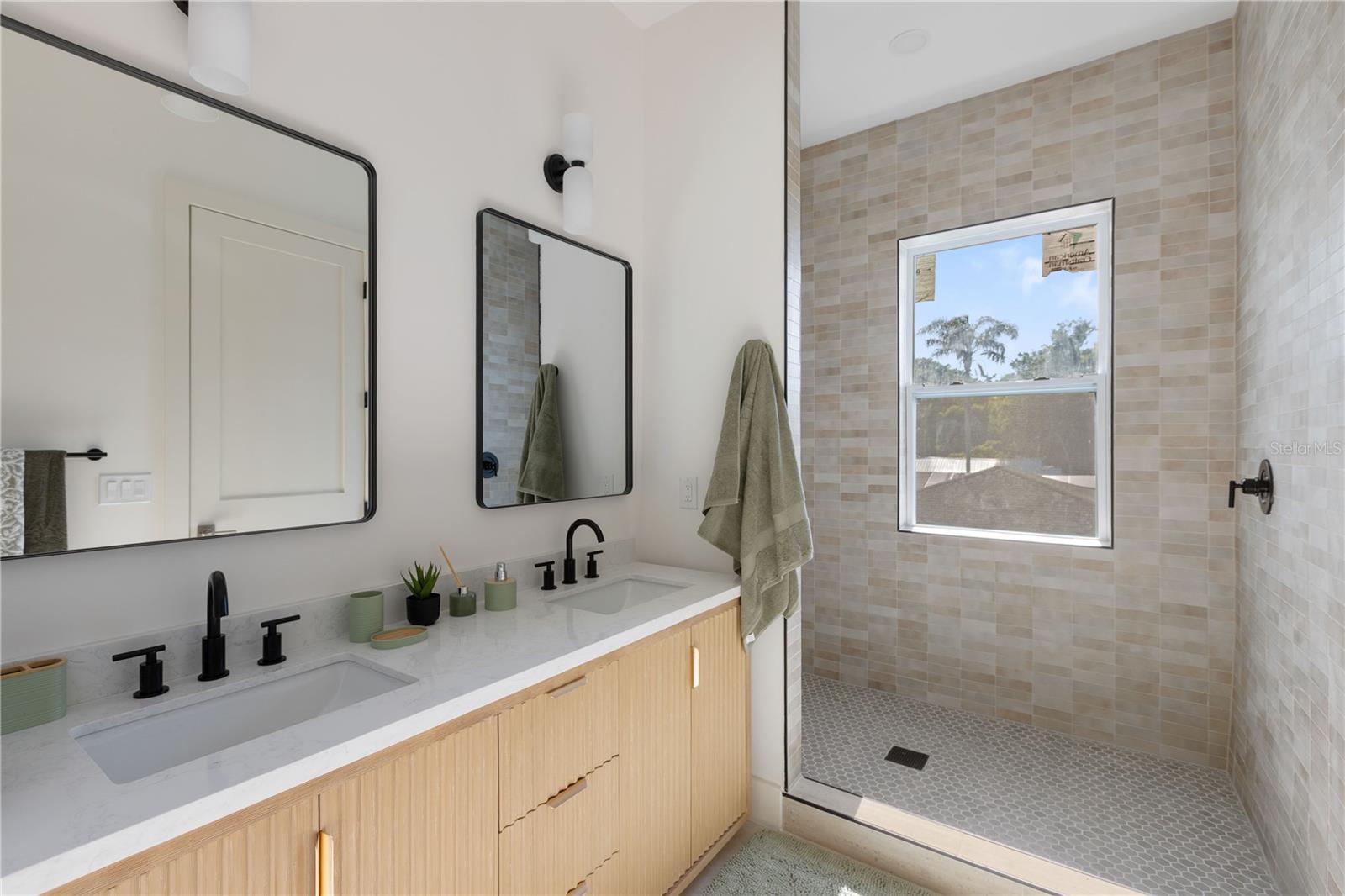 Image 22 of 37 For 1517 Escort Avenue