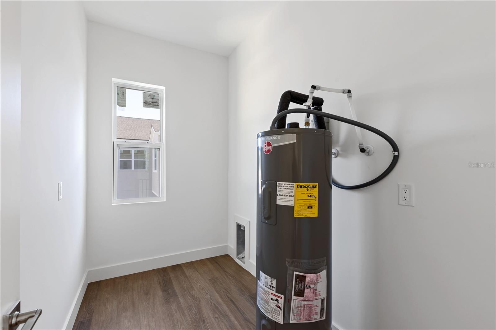 Image 25 of 37 For 1517 Escort Avenue