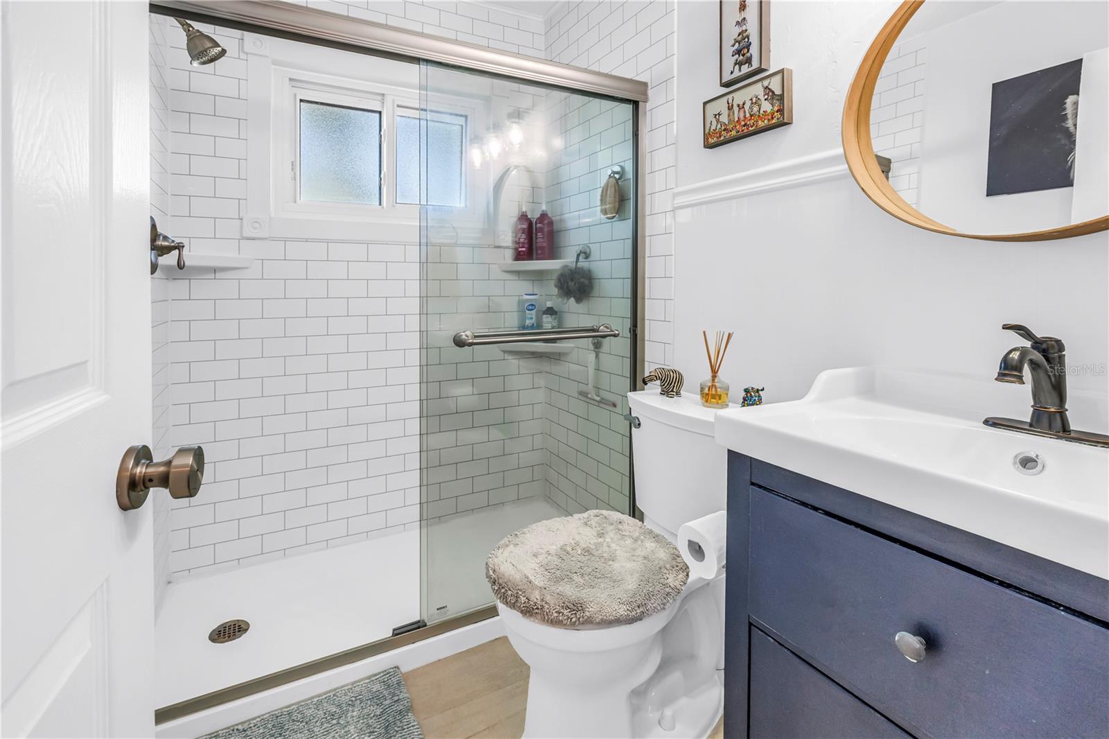 Image 19 of 42 For 5698 24th Terrace N