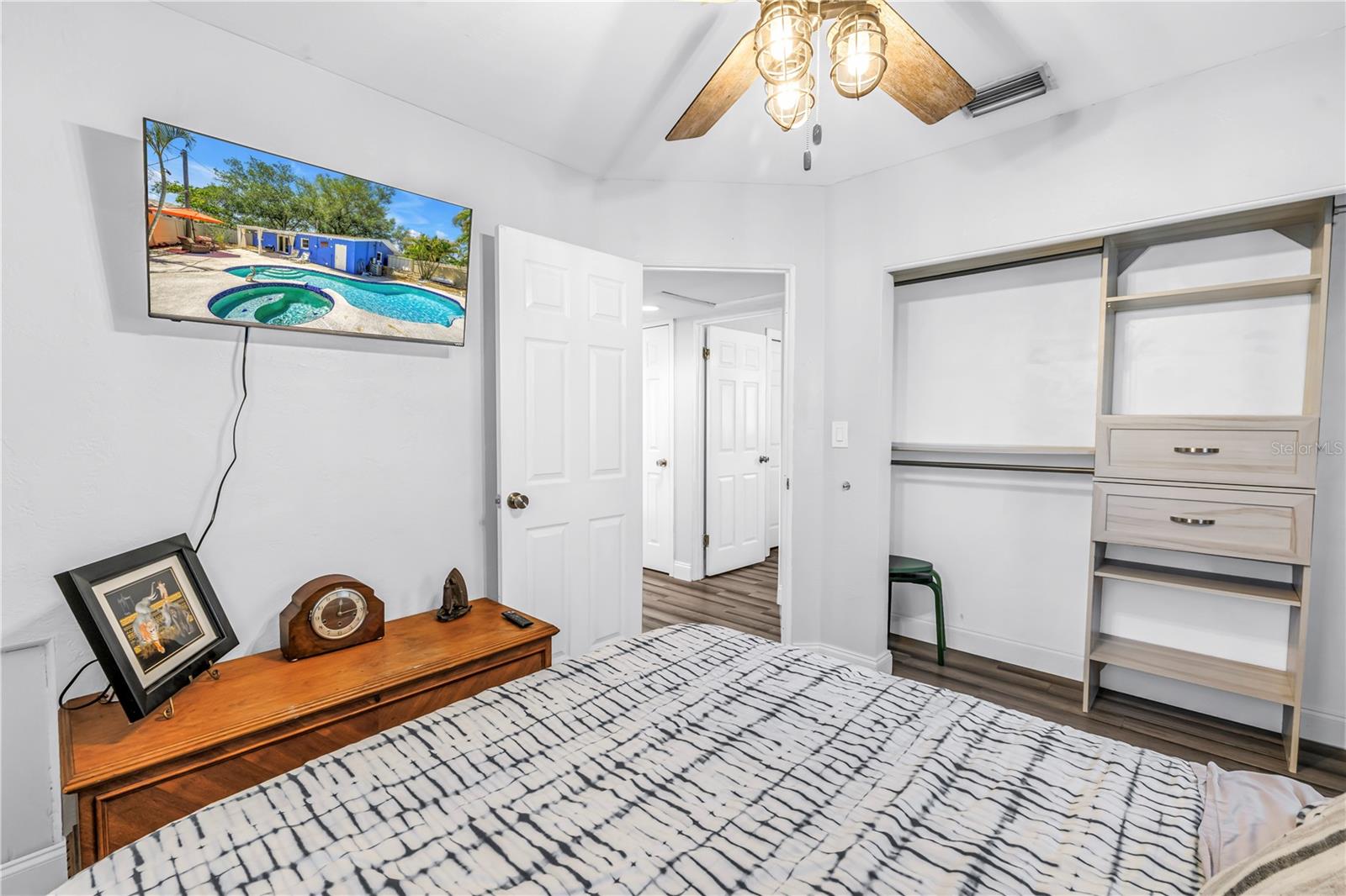 Image 20 of 42 For 5698 24th Terrace N