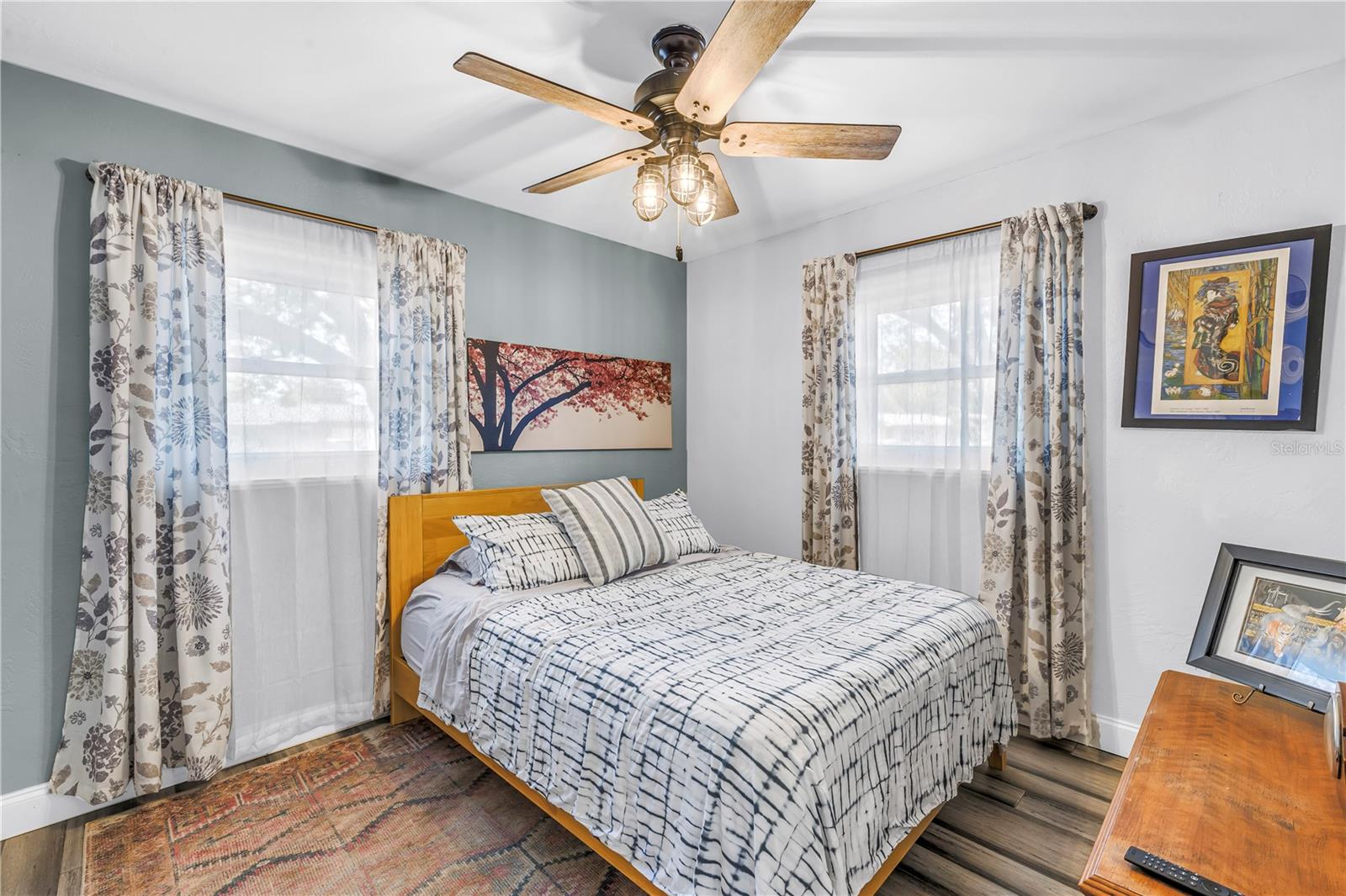 Image 21 of 42 For 5698 24th Terrace N