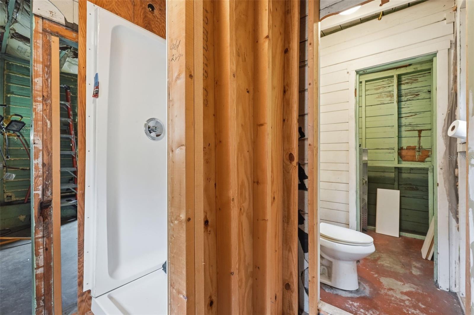 Listing photo id 21 for 329 Kingston Street S