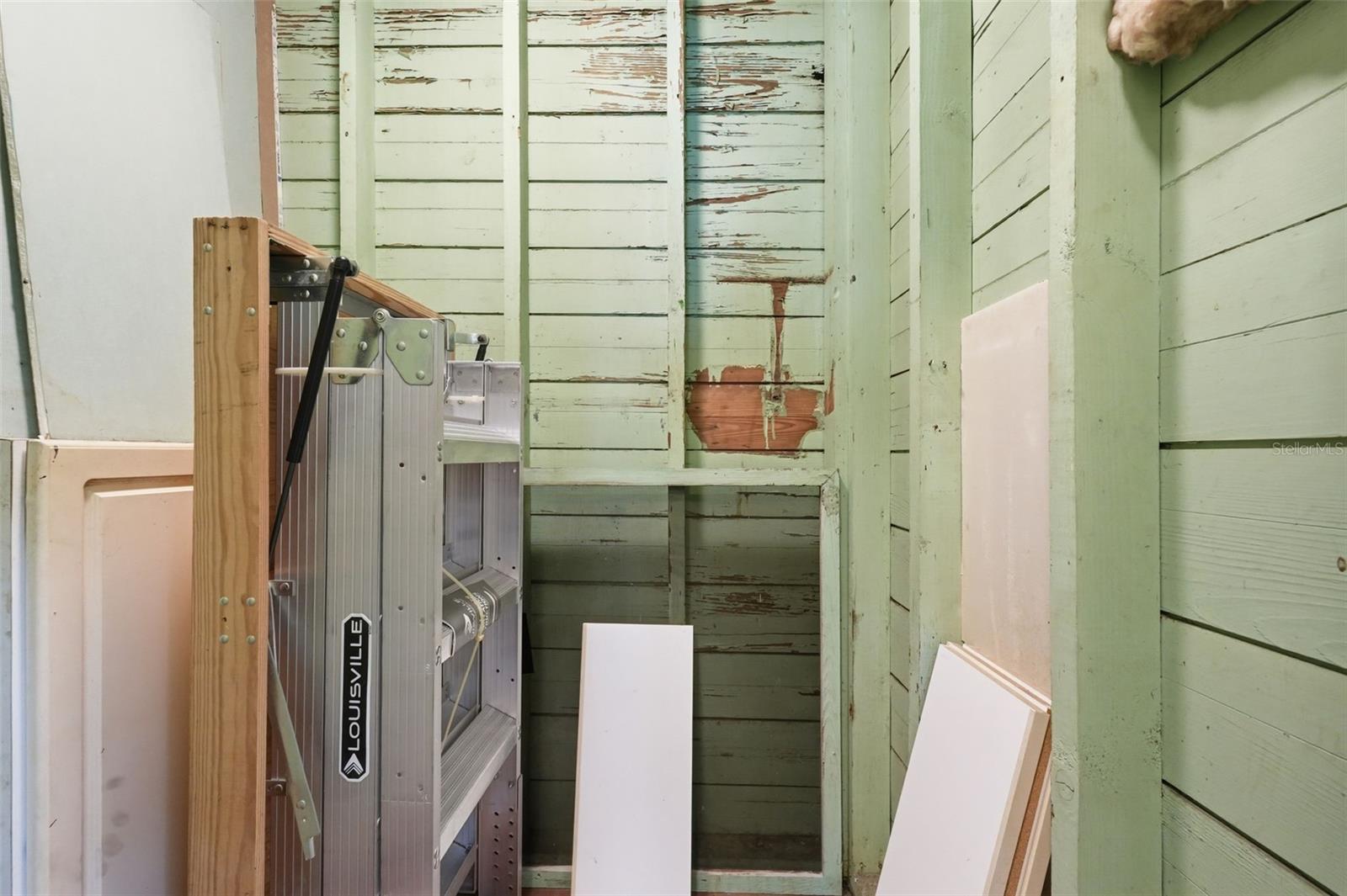 Listing photo id 22 for 329 Kingston Street S