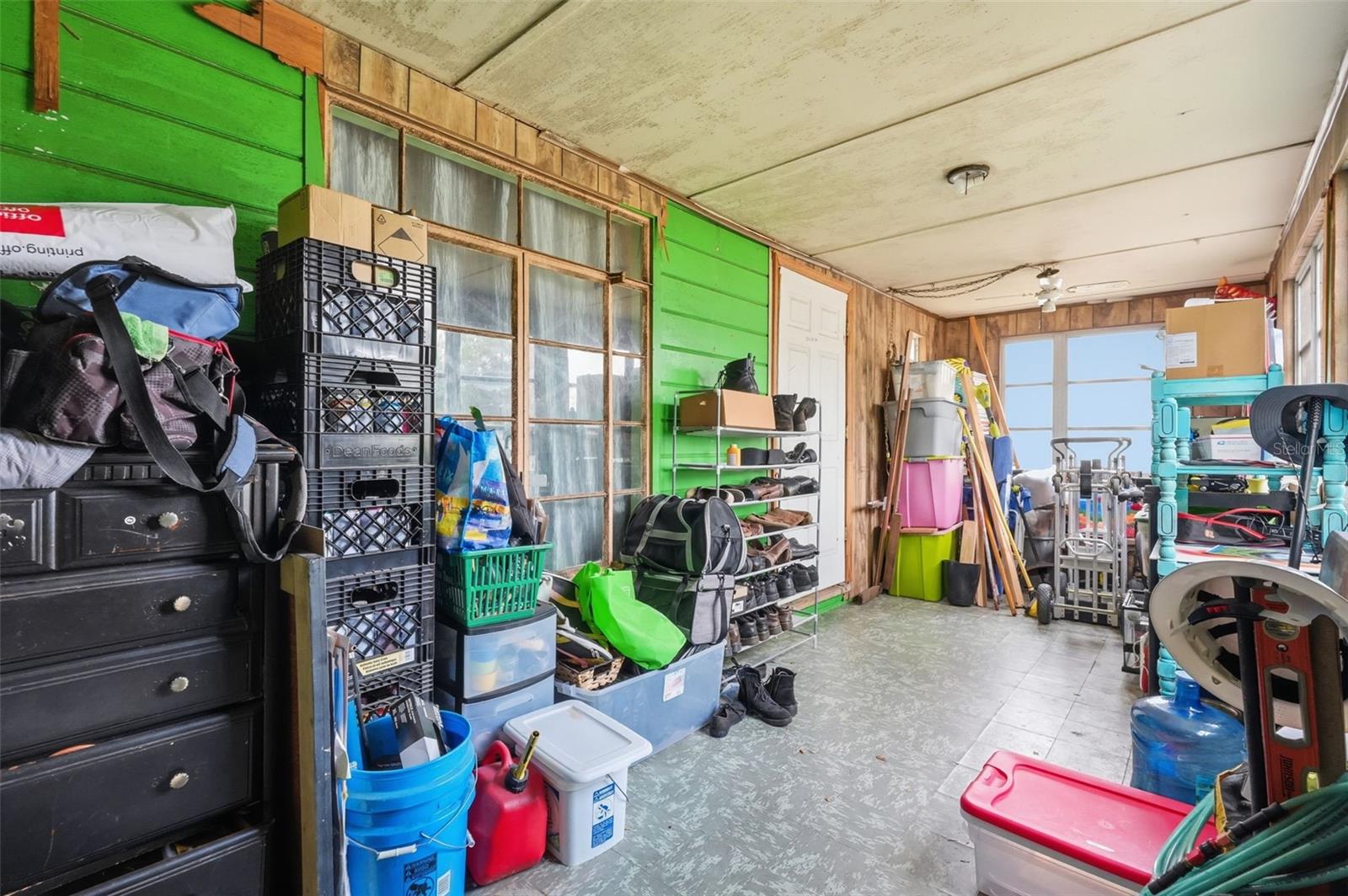 Listing photo id 27 for 329 Kingston Street S