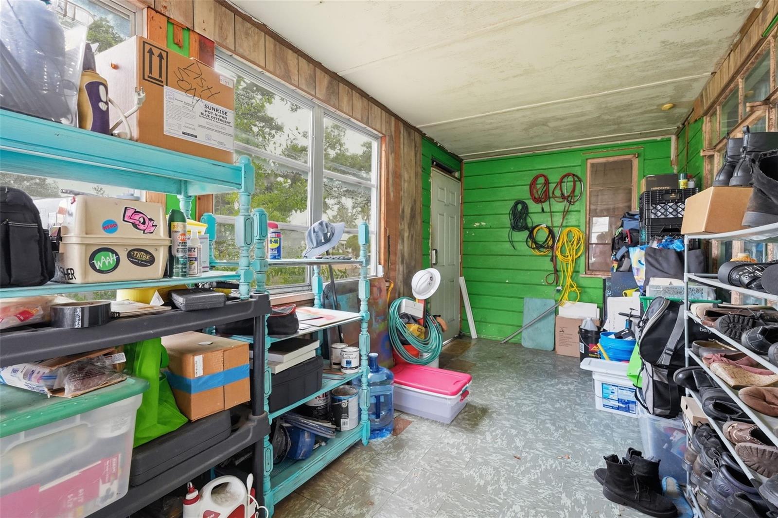 Listing photo id 28 for 329 Kingston Street S