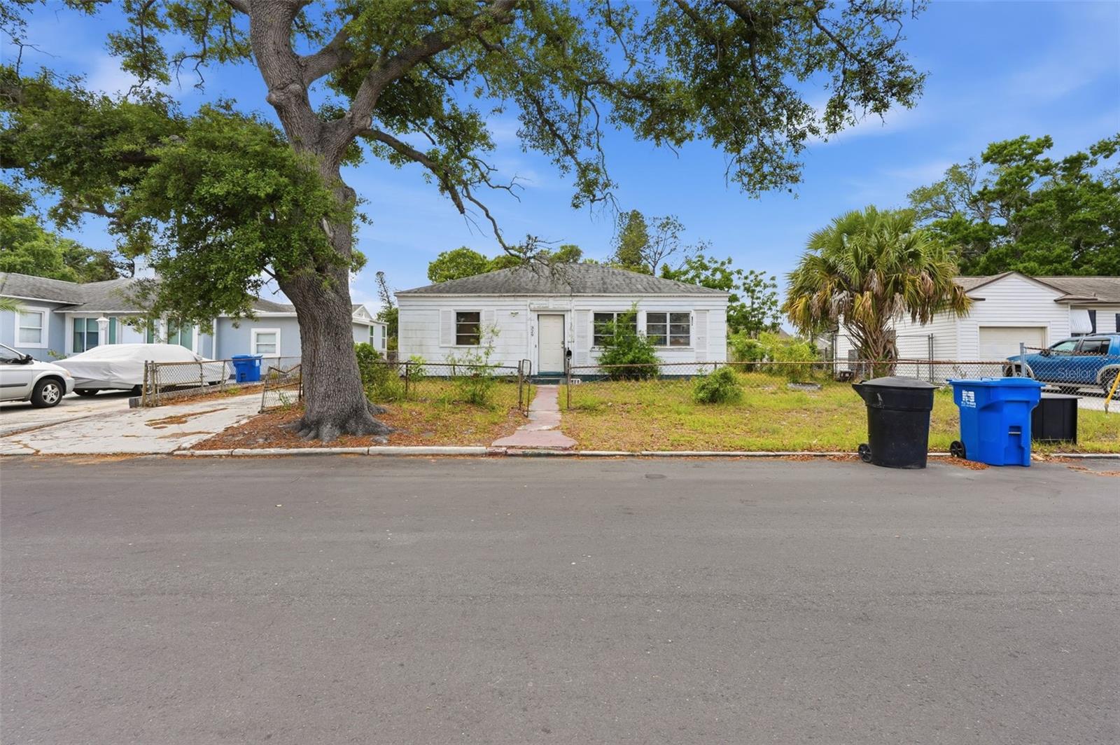 Listing photo id 29 for 329 Kingston Street S