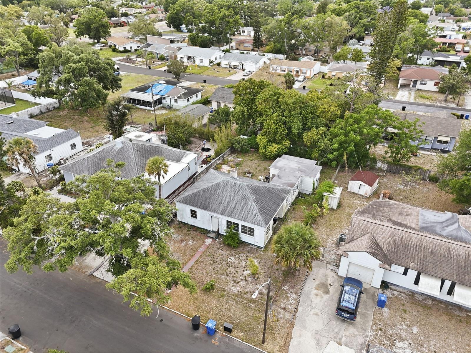 Listing photo id 35 for 329 Kingston Street S