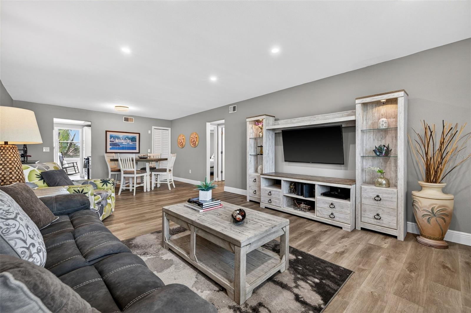 Image 3 of 37 For 1893 Shore Drive S 214