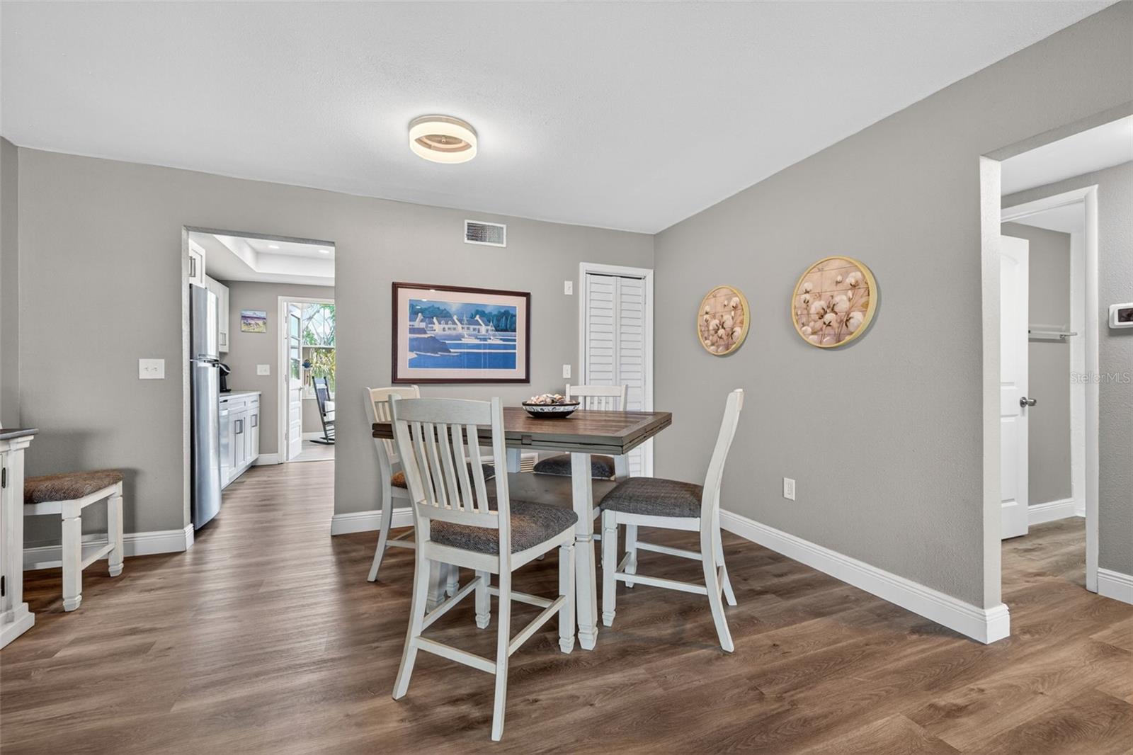 Image 7 of 37 For 1893 Shore Drive S 214