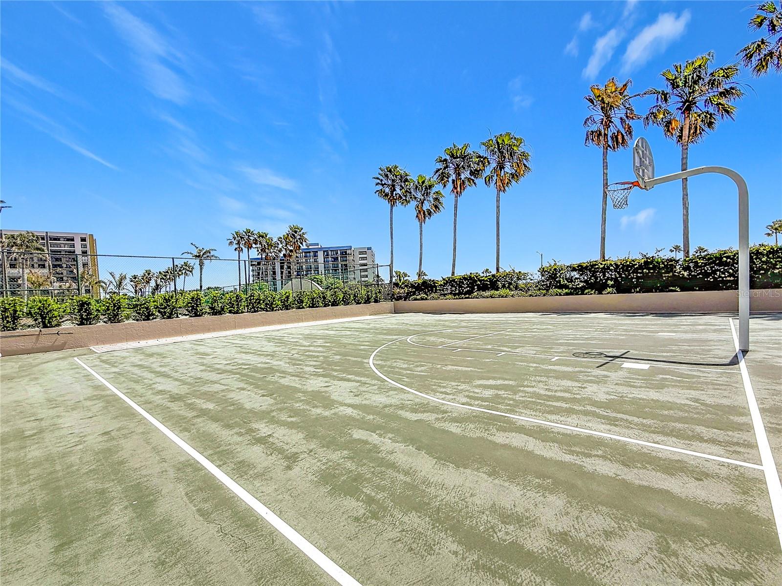 Image 44 of 59 For 1540 Gulf Boulevard 304