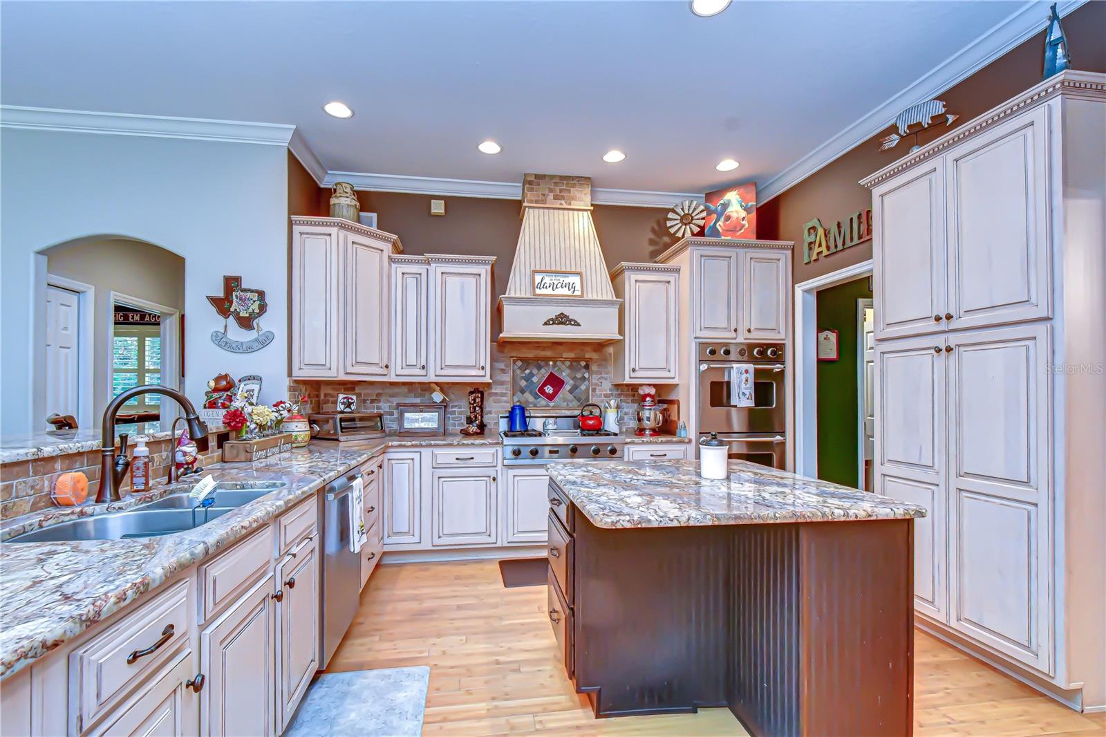 Image 10 of 48 For 5820 Audubon Manor Boulevard