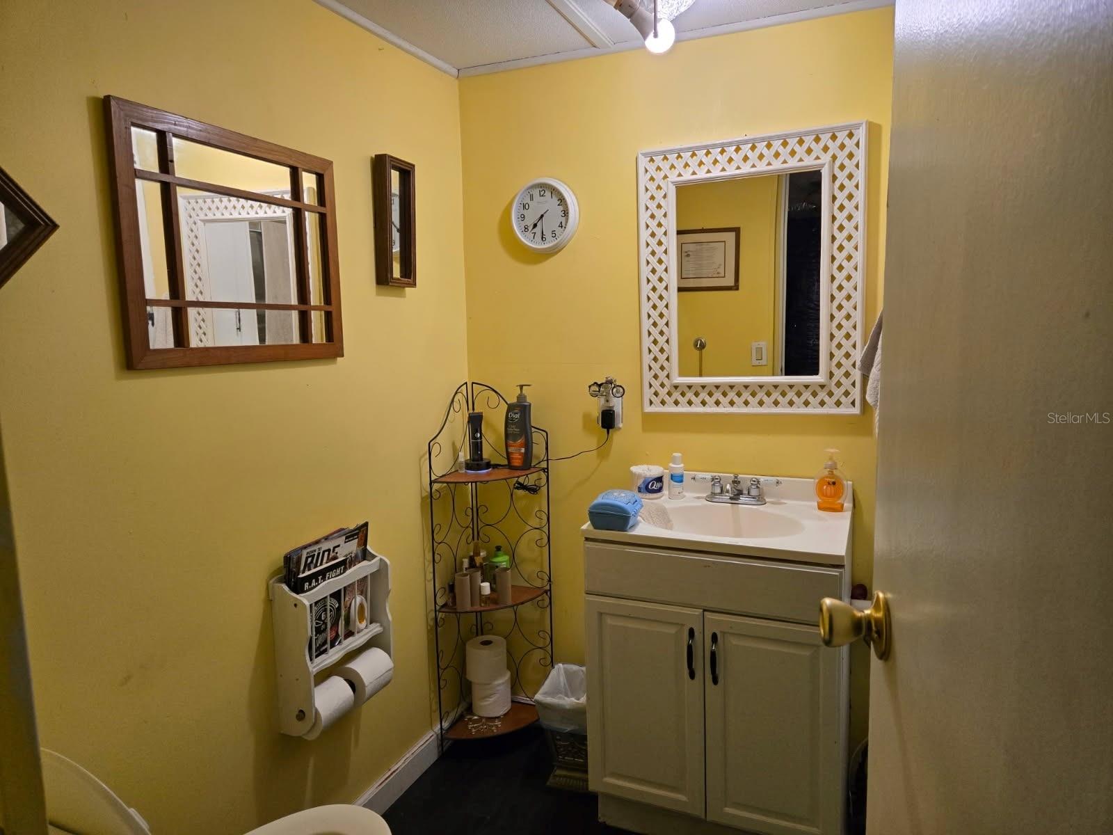 Listing photo id 13 for 35050 Sateen Dr