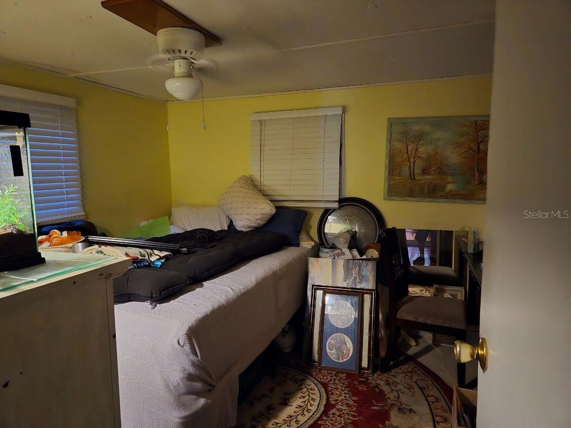 Listing photo id 14 for 35050 Sateen Dr