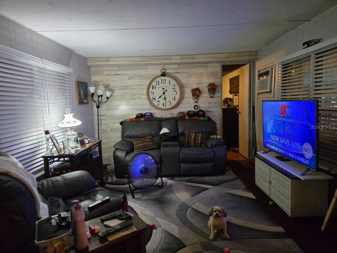 Listing photo id 17 for 35050 Sateen Dr