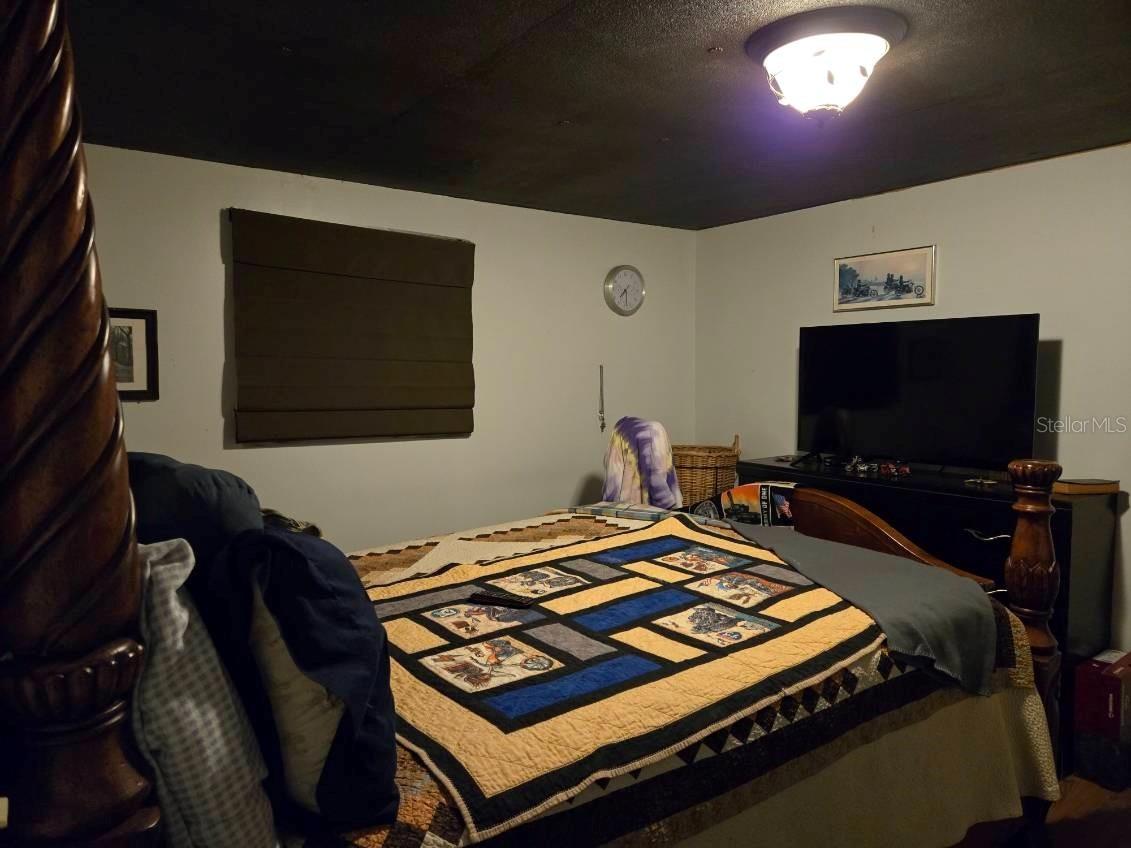 Listing photo id 19 for 35050 Sateen Dr