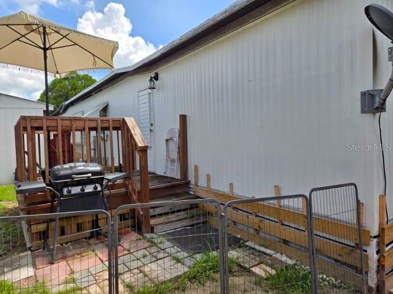 Listing photo id 4 for 35050 Sateen Dr