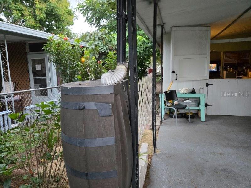 Listing photo id 6 for 35050 Sateen Dr