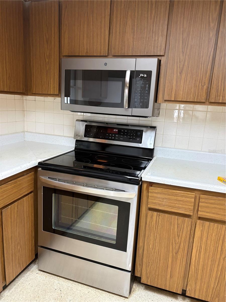 Image 3 of 15 For 5107 120th Avenue