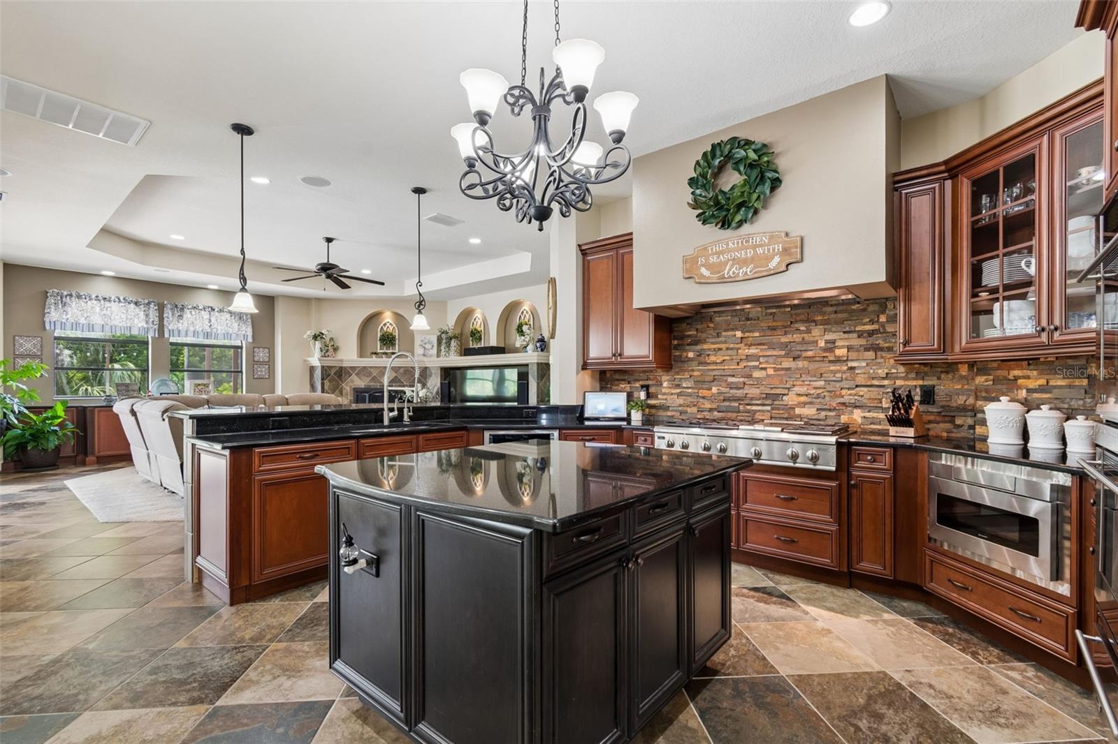 Image 19 of 100 For 20330 Lace Cascade Road