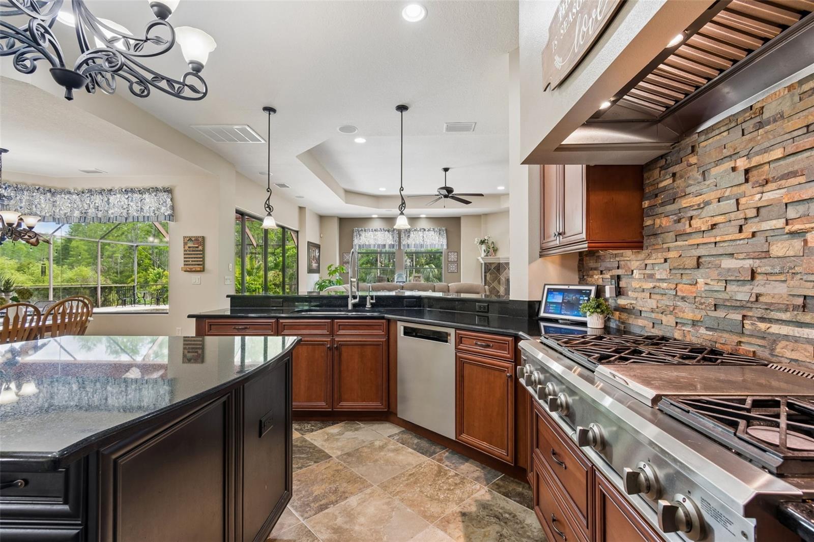 Image 21 of 100 For 20330 Lace Cascade Road