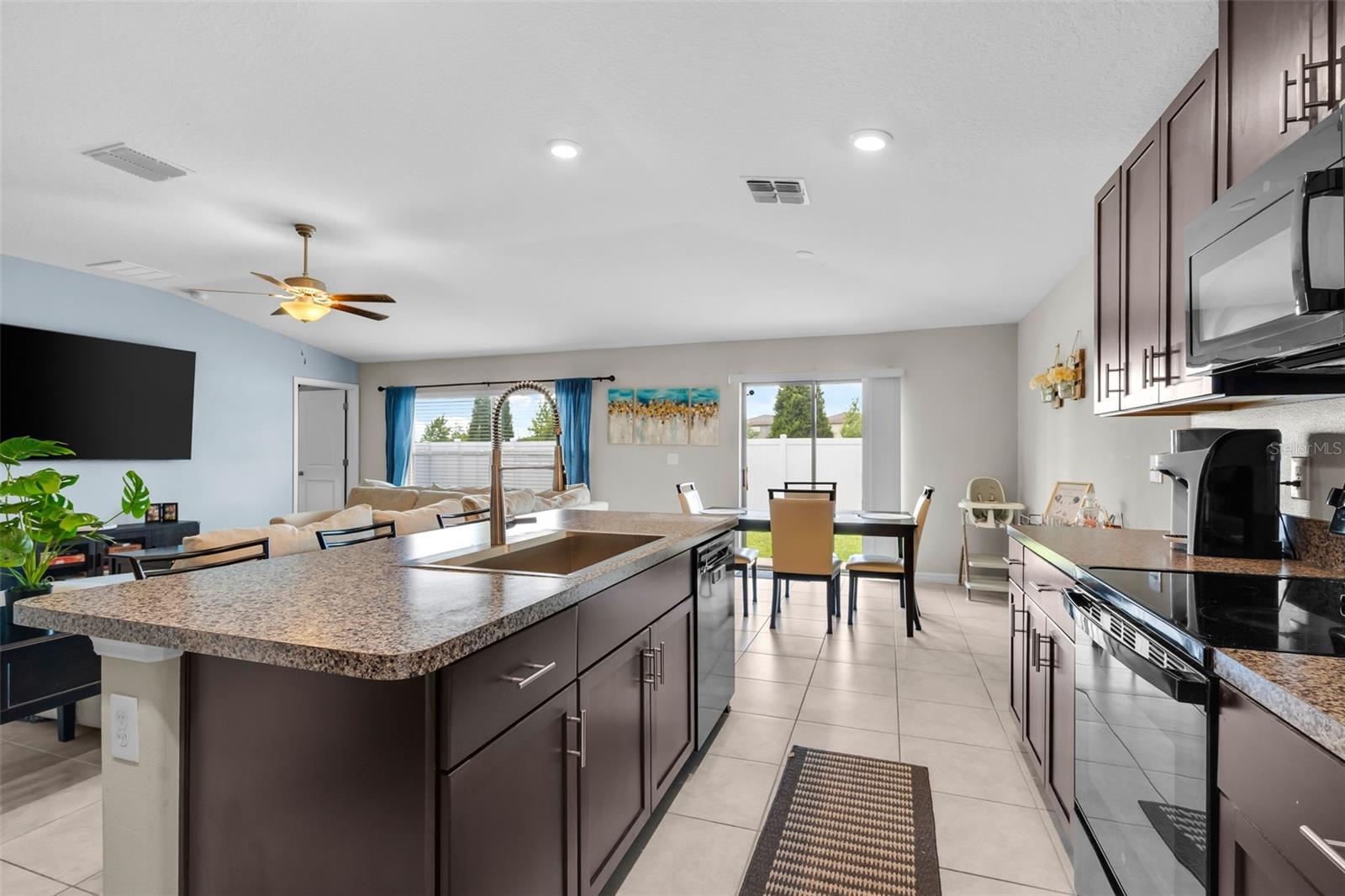 Image 11 of 47 For 3806 Daisy Bloom Place