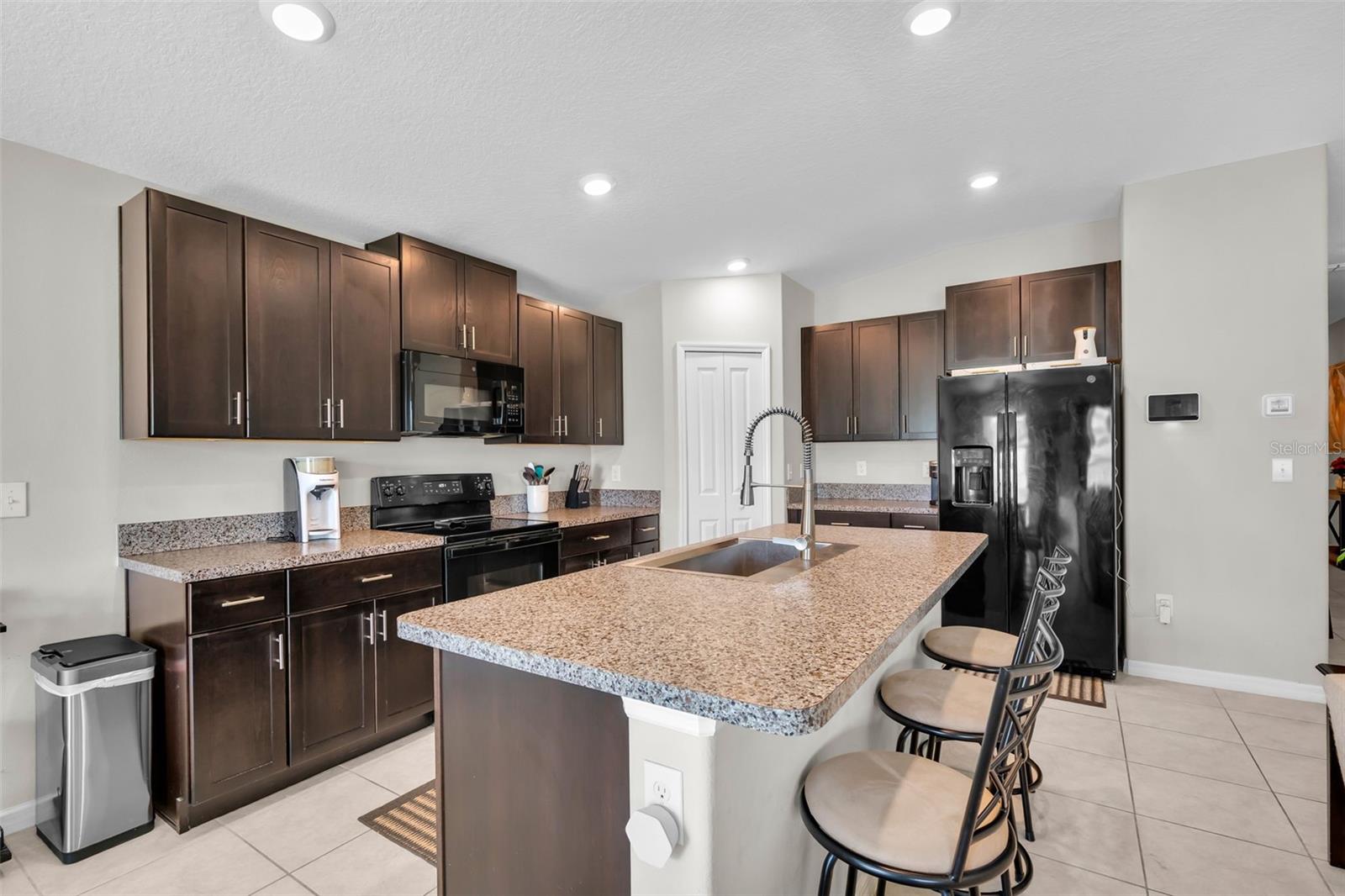 Image 9 of 47 For 3806 Daisy Bloom Place