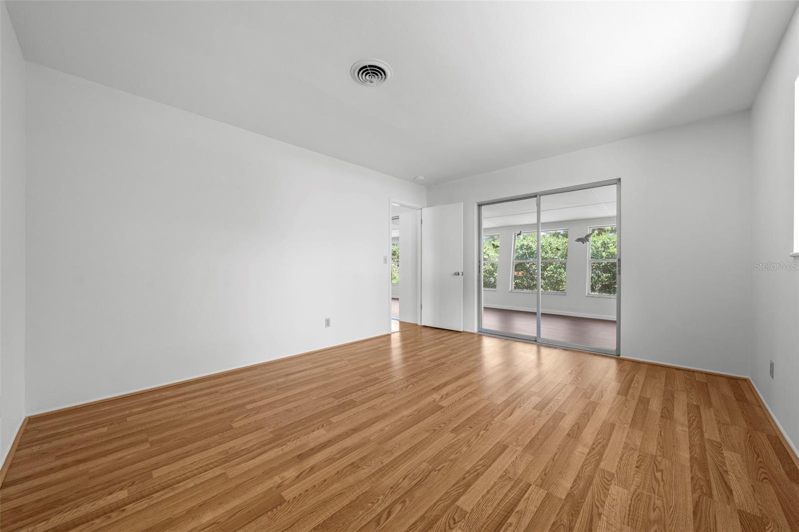 Image 17 of 46 For 1214 Poplar Avenue