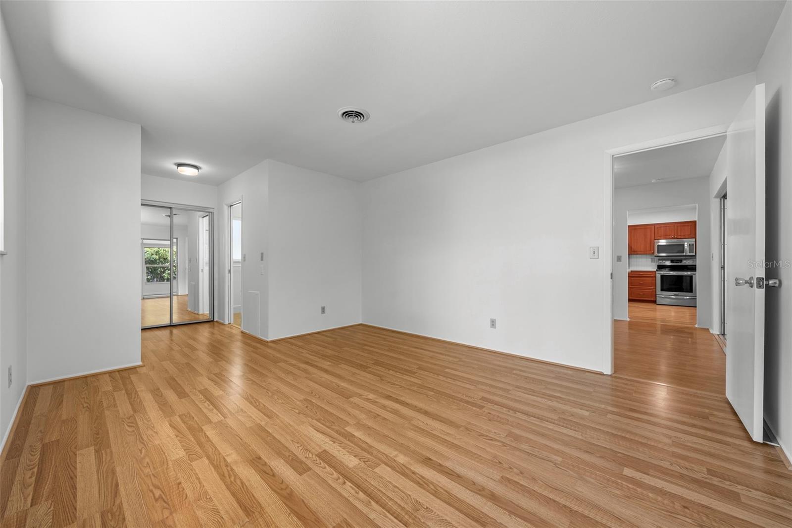 Image 18 of 46 For 1214 Poplar Avenue