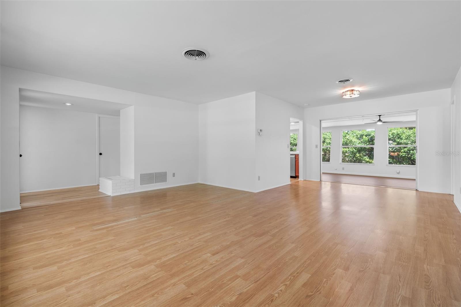Image 4 of 46 For 1214 Poplar Avenue