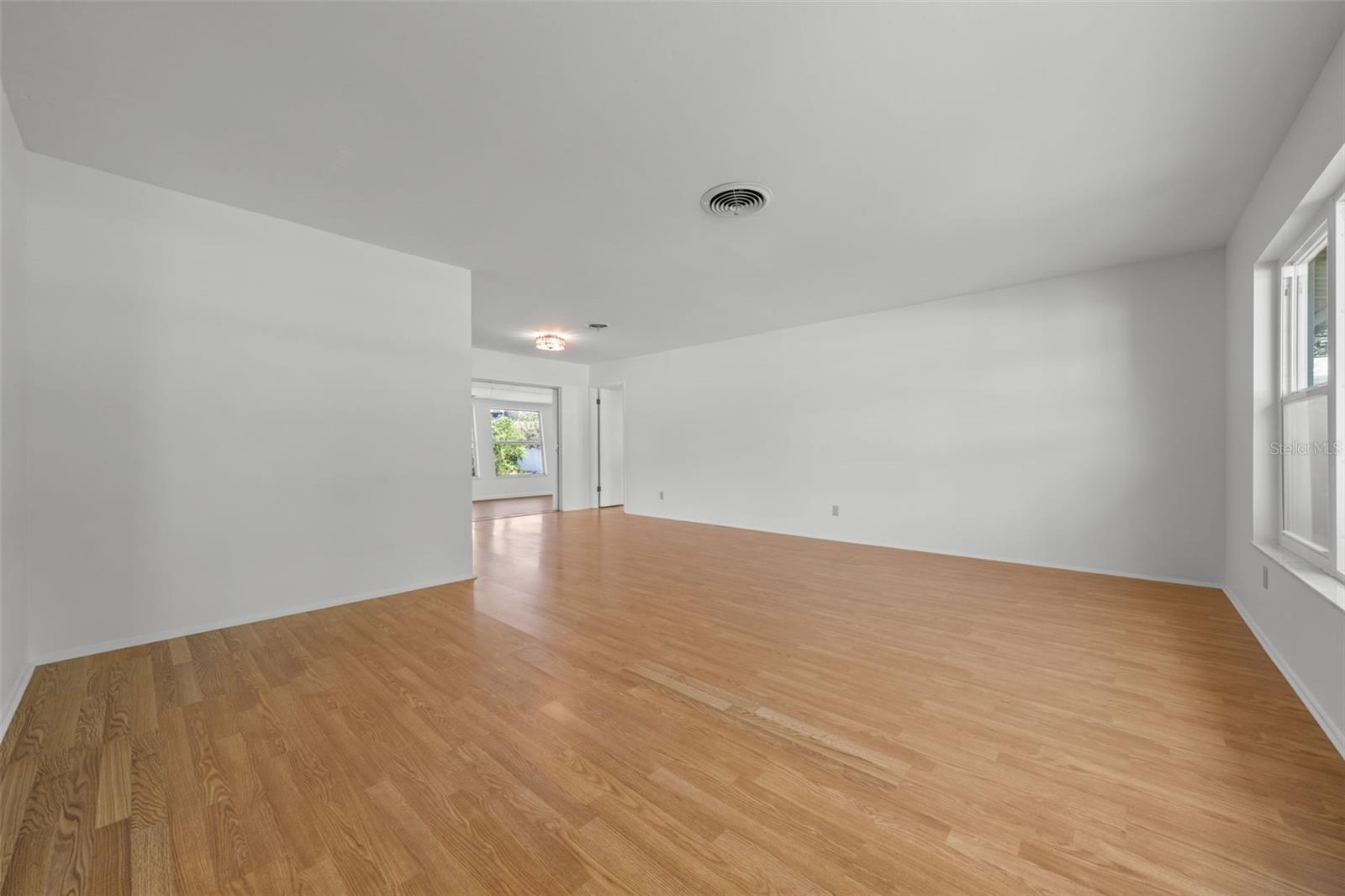 Image 5 of 46 For 1214 Poplar Avenue
