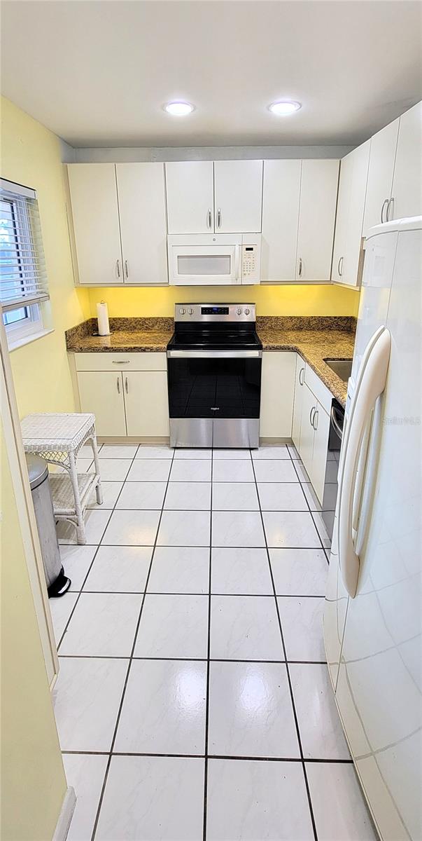 Image 5 of 49 For 10351 Regal Drive 18